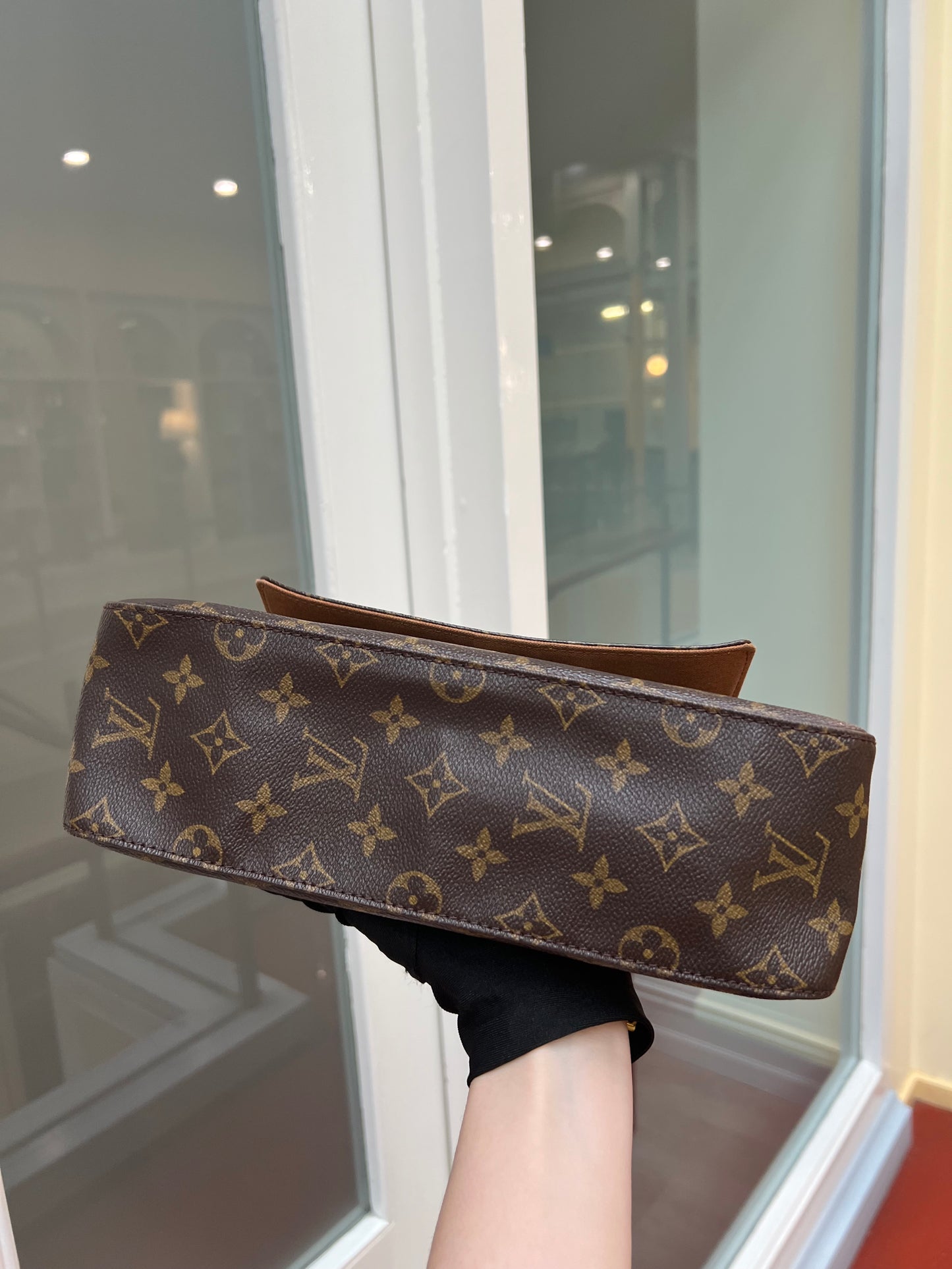 Pre-loved Louis Vuitton Looping PM Handbag Monogram 2003