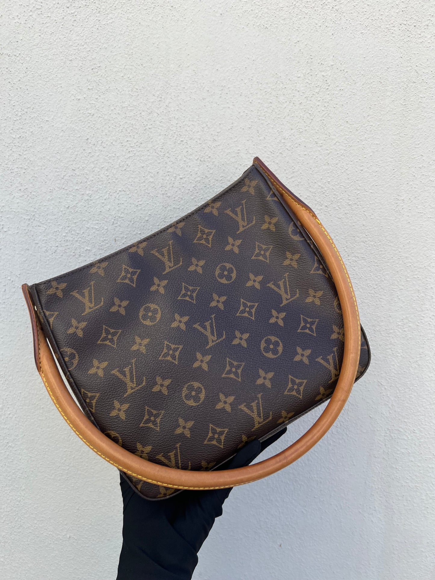 Pre-loved Louis Vuitton Looping Leather Handbag Monogram 2003