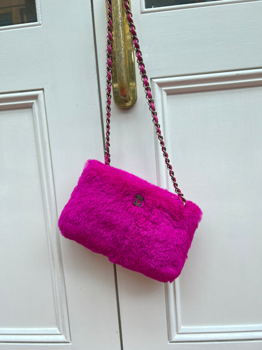 Pre-loved Chanel Fuchsia Pink Rabbit Fur Chain Shoulder Bag