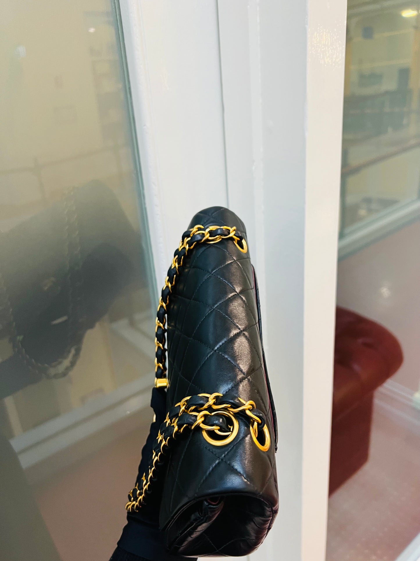 Pre-loved Chanel Vintage Classic Double Flat Leather crossbody Bag 23cm Black