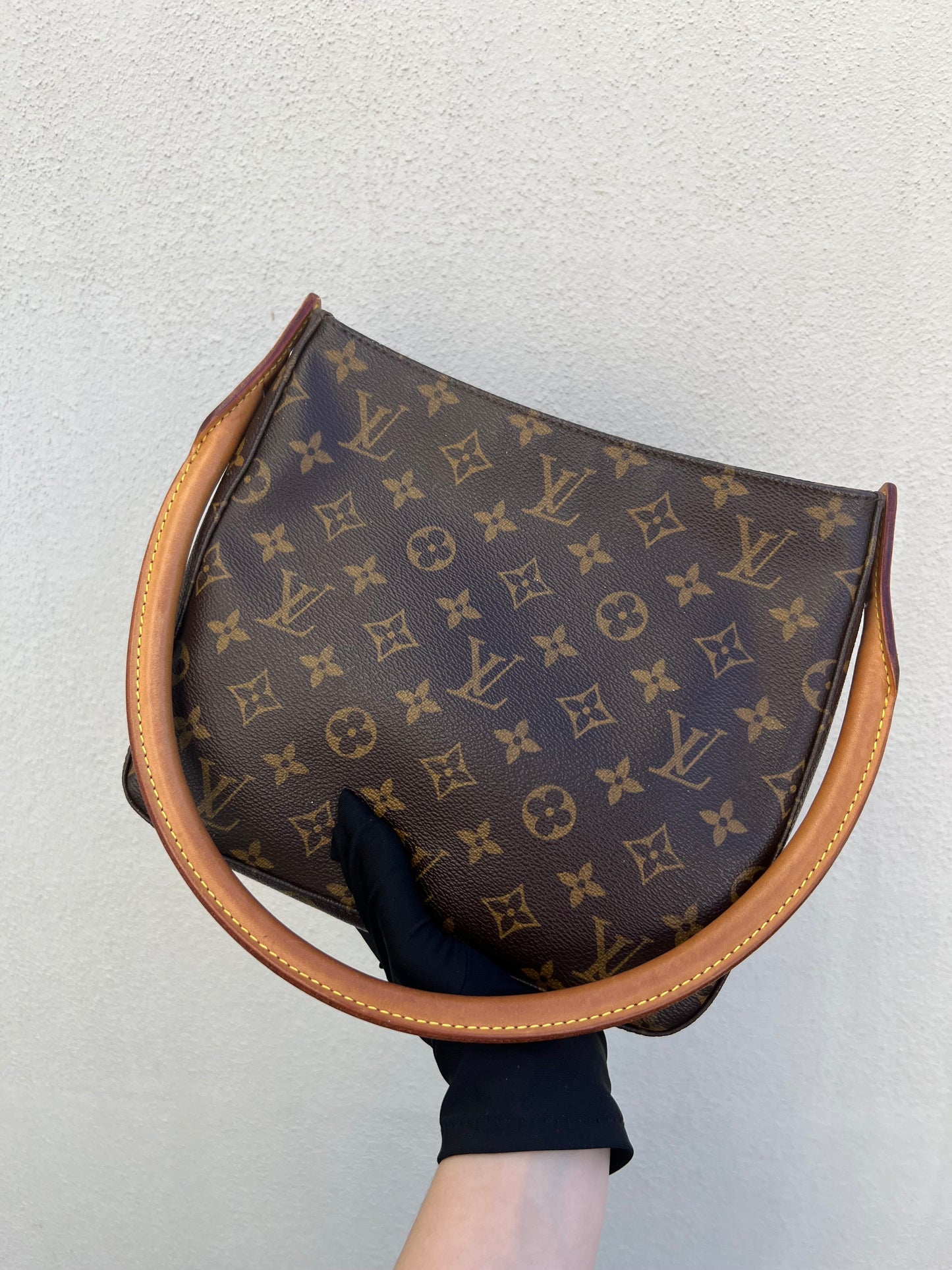 Pre-loved Louis Vuitton Looping Leather Handbag Monogram 2003