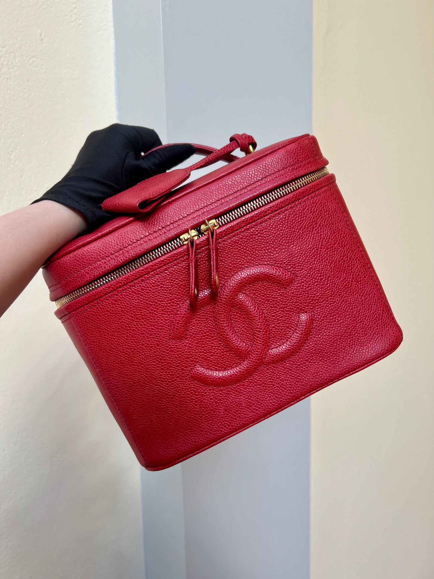 Pre-loved Chanel Vintage CC Caviar Vanity Case Leather Handbag Red