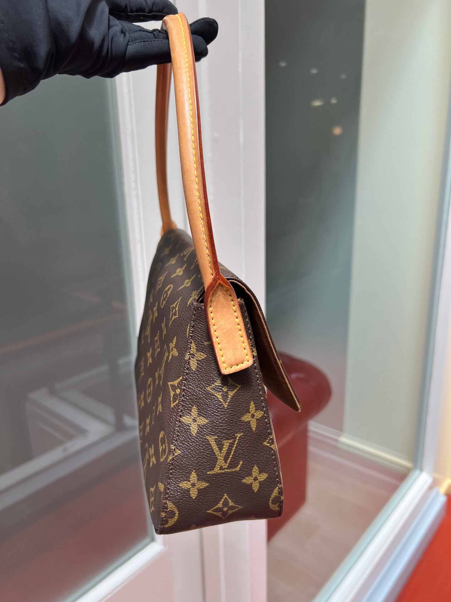 Pre-loved Louis Vuitton Looping PM Handbag Monogram 2002