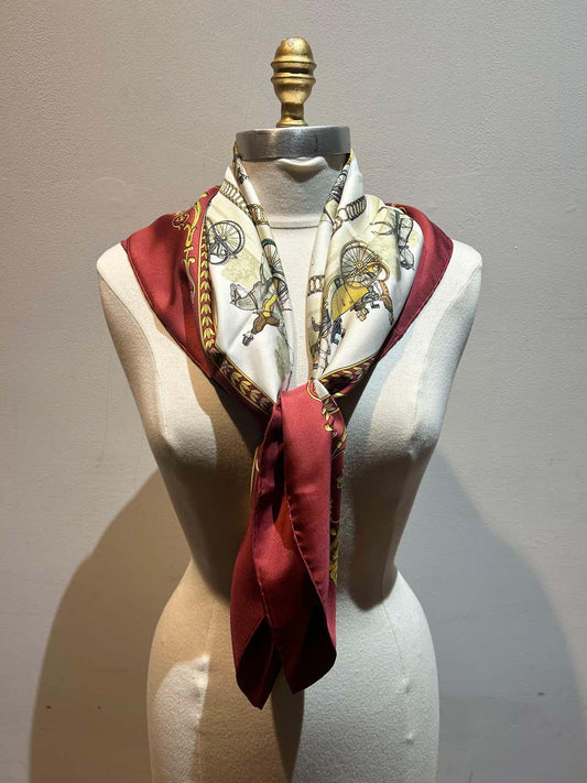 Pre-loved Hermès
La Promenade De Longchamps Silk Scarf