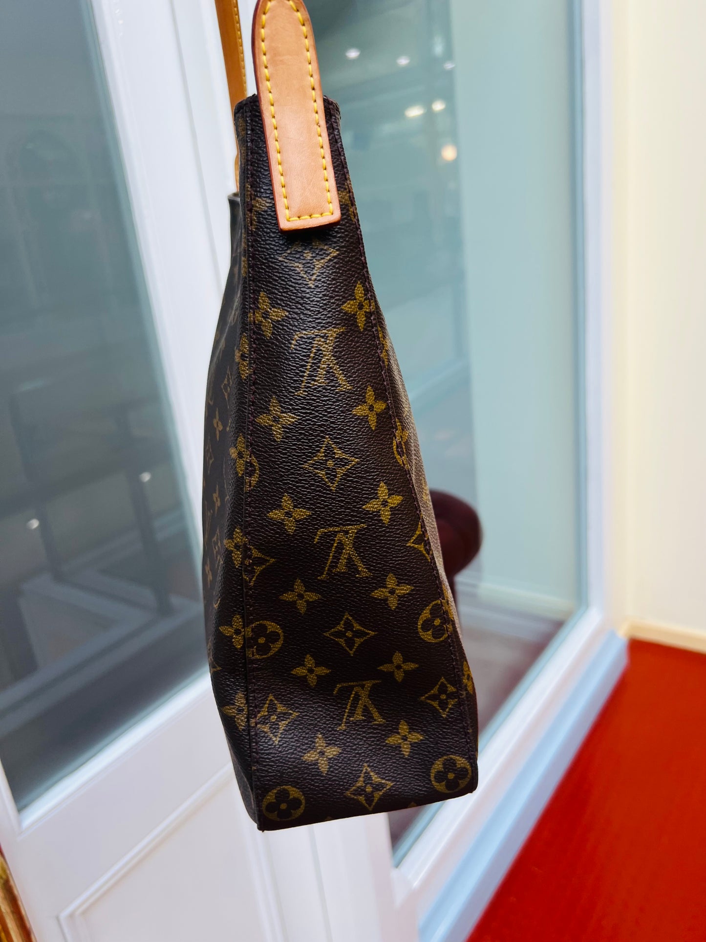 Pre-loved Louis Vuitton Looping Leather Handbag Monogram GM 2001
