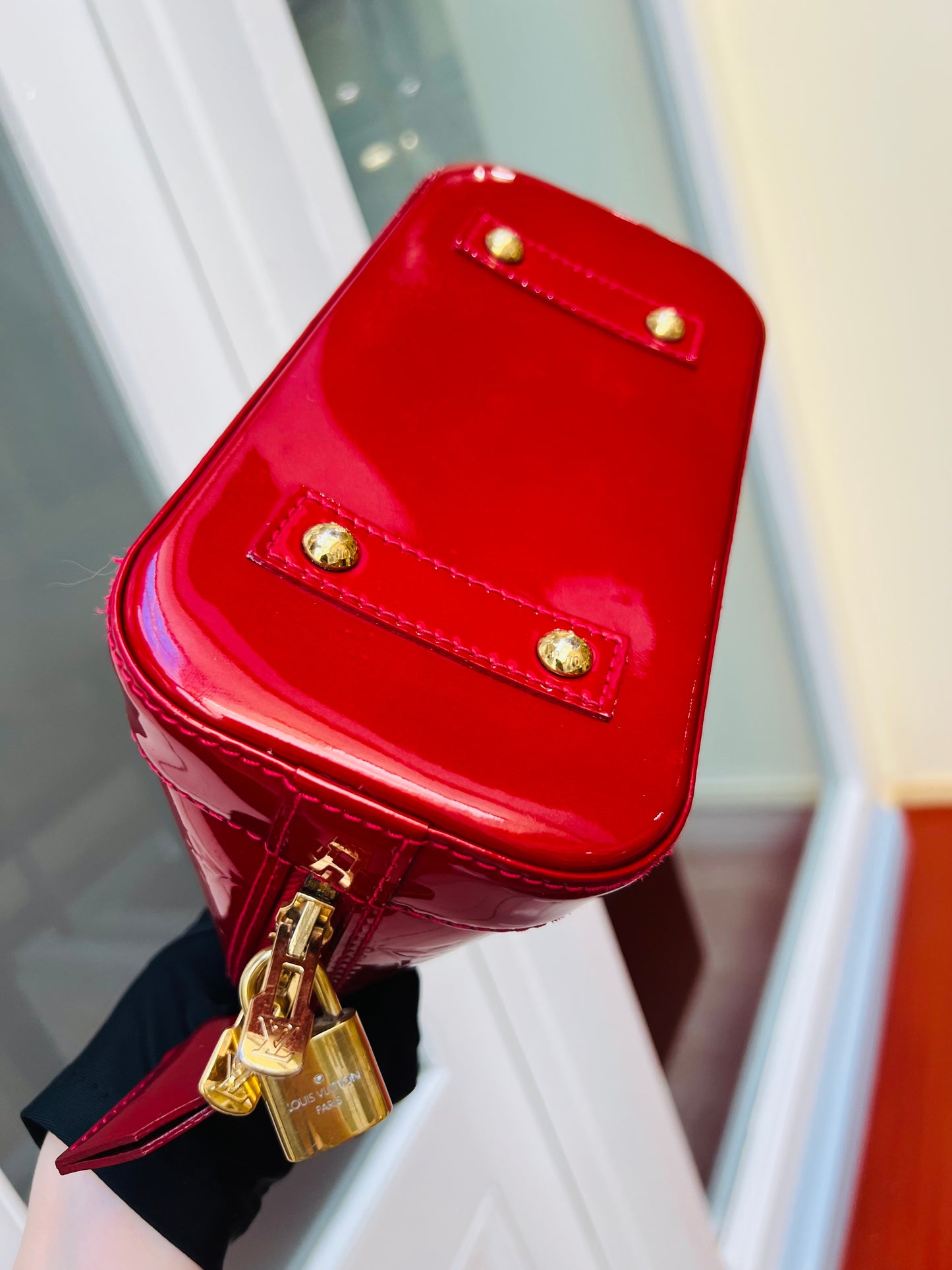 Pre-Owned Louis Vuitton Alma BB two-way handbag 2013