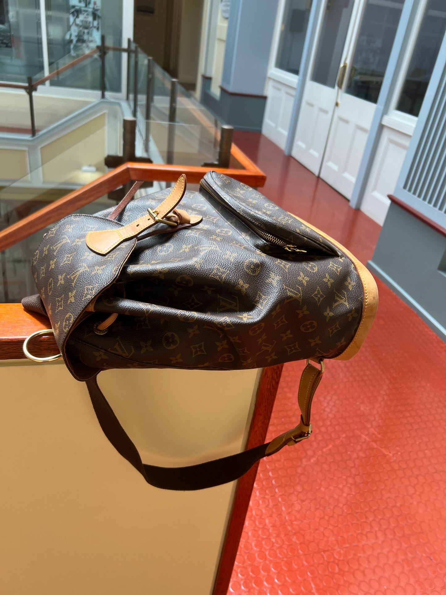 Pre-loved Louis Vuitton Backpack Monogram Montsouris GM Brown Men's Women's 2000