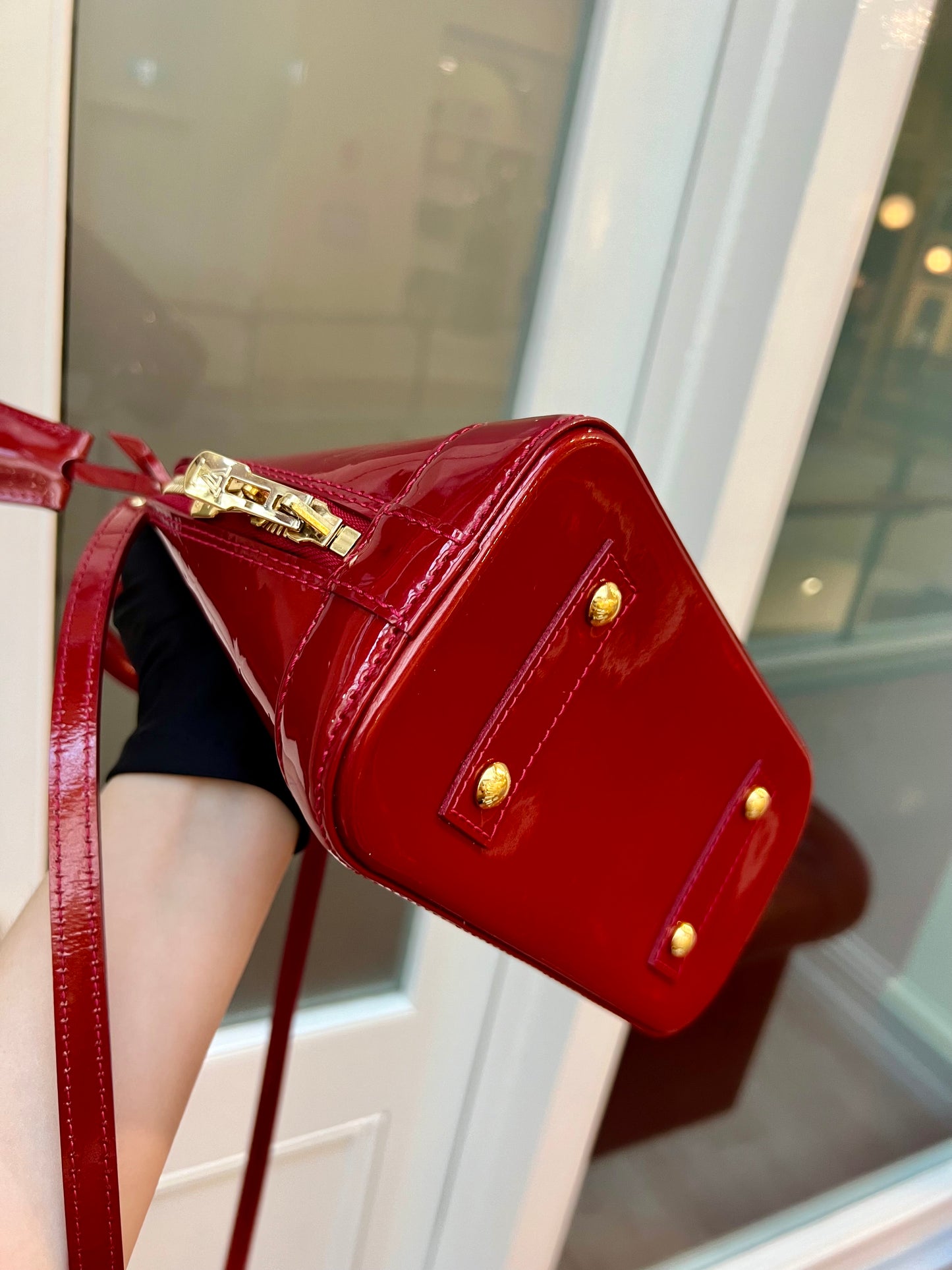 Pre-Owned Louis Vuitton
Alma BB two-way handbag 2013