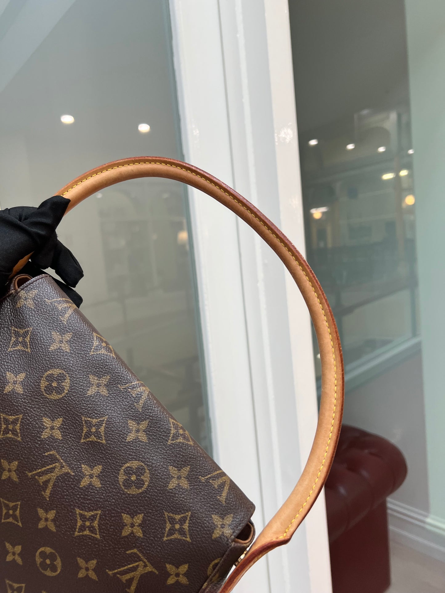 Pre-loved Louis Vuitton Looping PM Handbag Monogram 2003