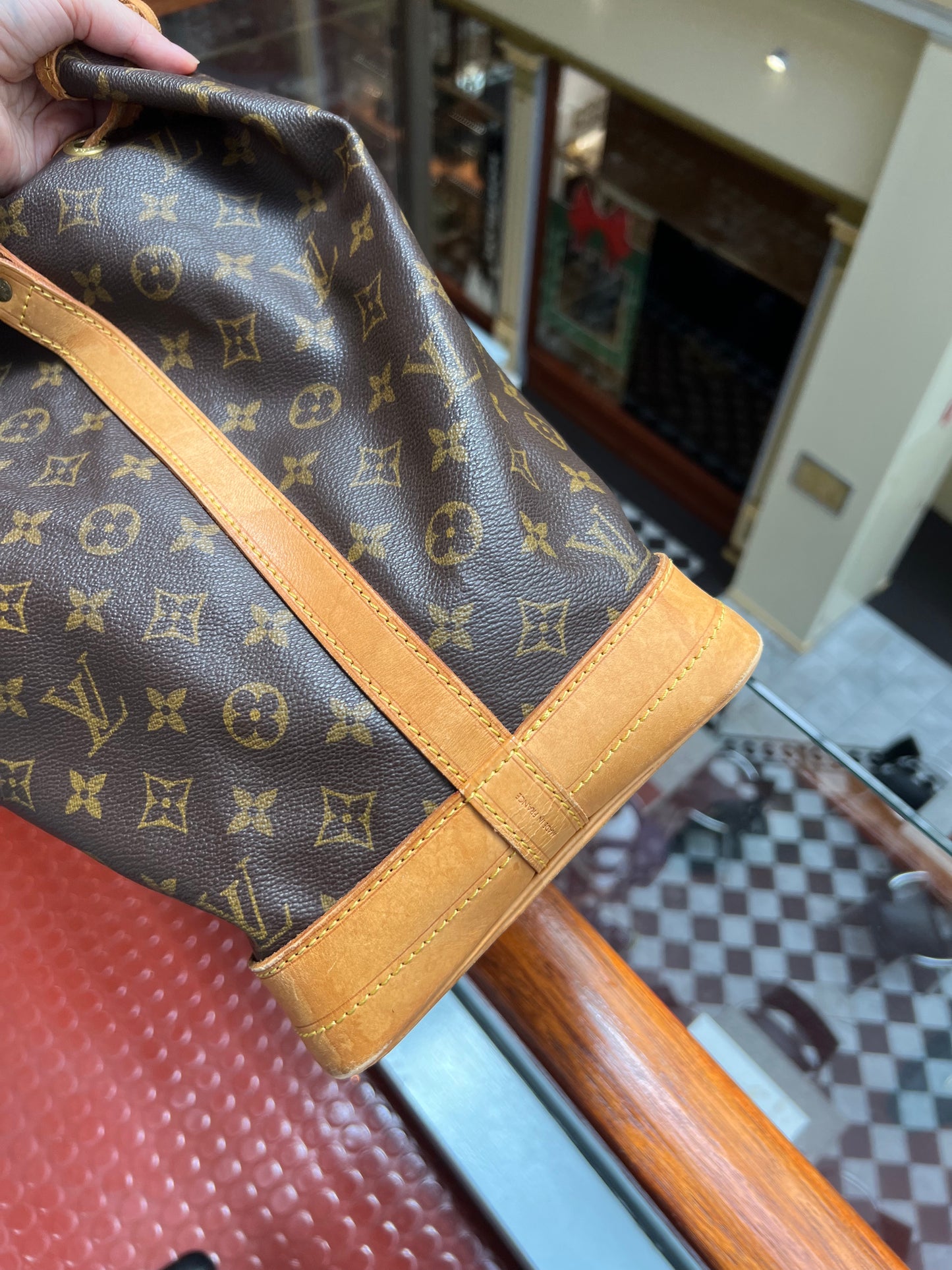 Pre-loved Louis Vuitton Monogram Canvas Noe Handbag 1996