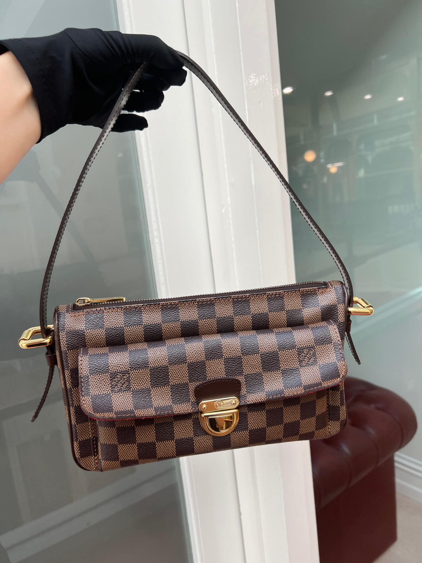 Pre-loved Louis Vuitton Ravello Leather shoulderbag 2005