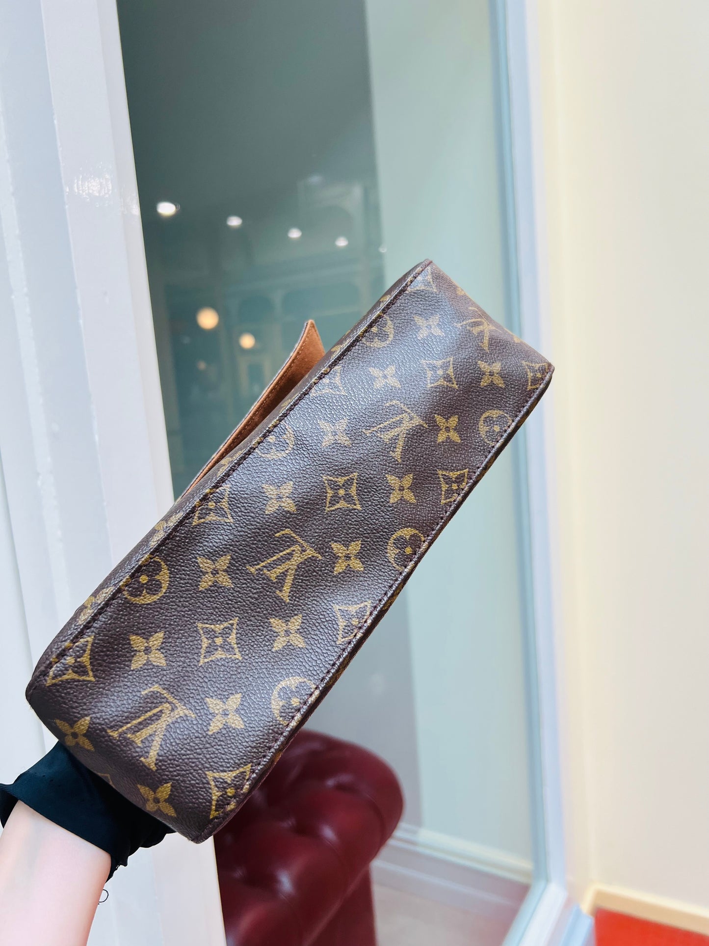 Pre-loved Louis Vuitton Looping PM Handbag Monogram 2003