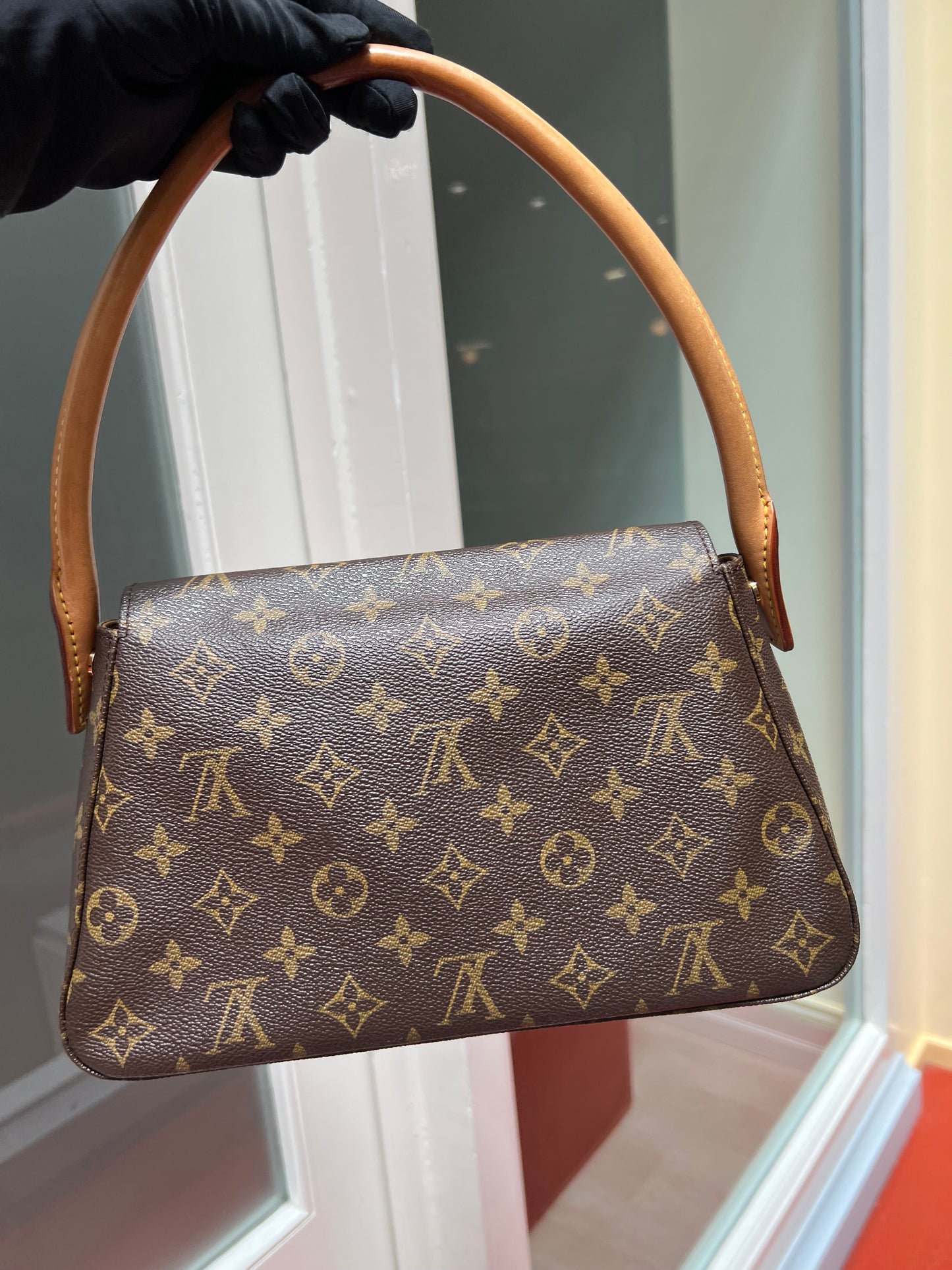 Pre-loved Louis Vuitton Looping PM Handbag Monogram 2002