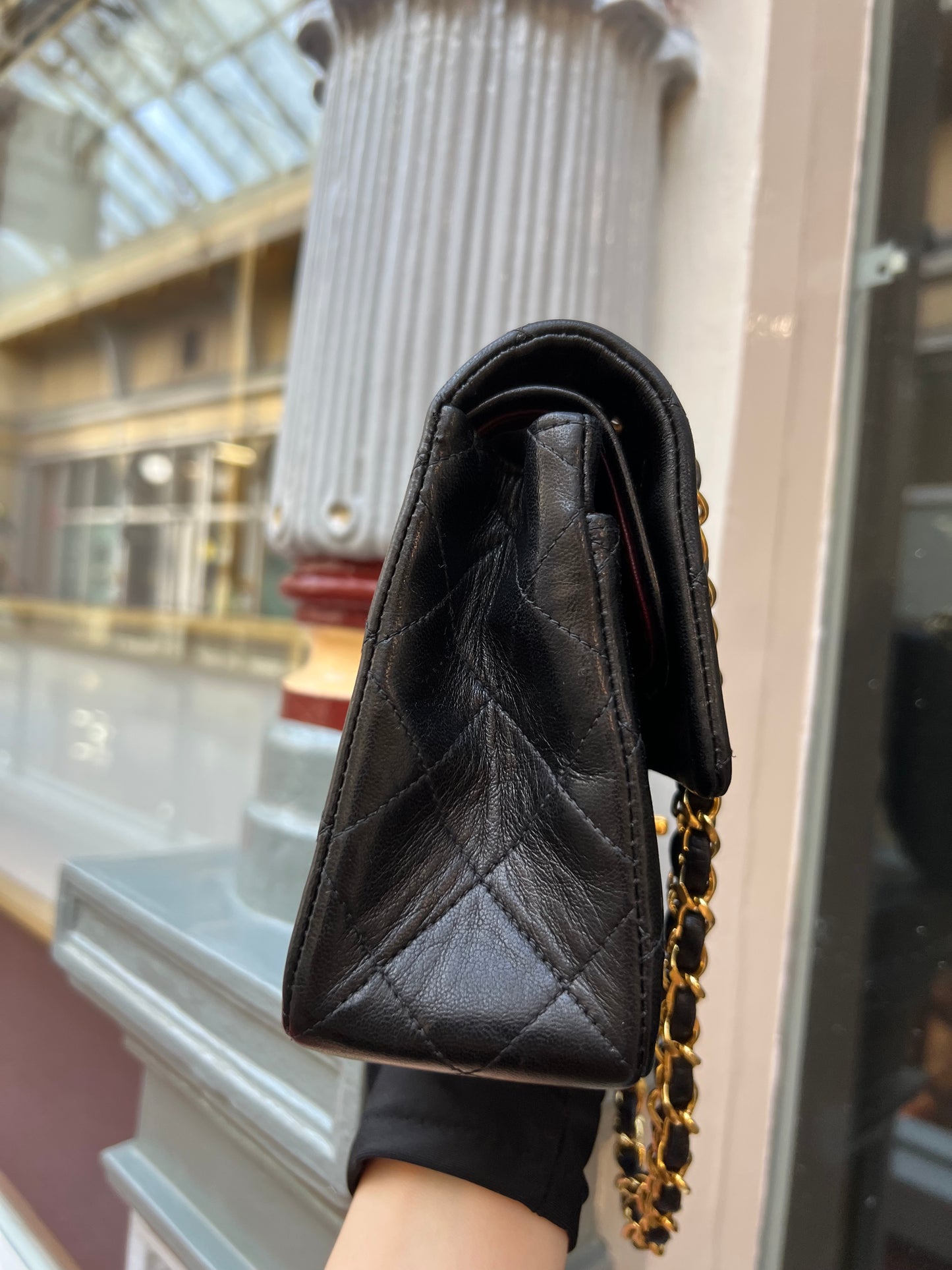Pre-loved Chanel Vintage Classic Double Flat Leather crossbody Bag 23cm Black