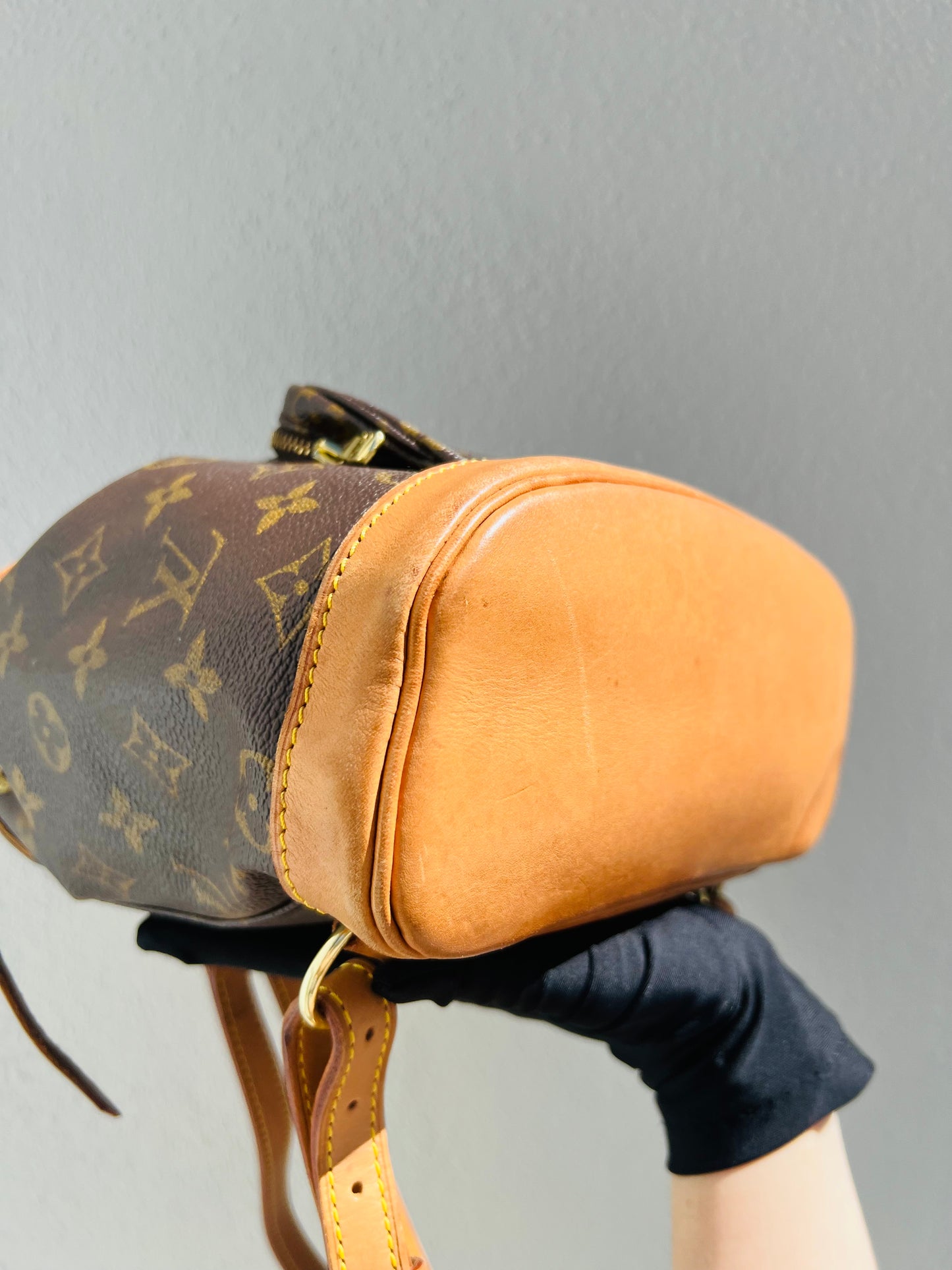 Pre-loved LOUIS VUITTON Monogram PM Montsouris Backpack 1997