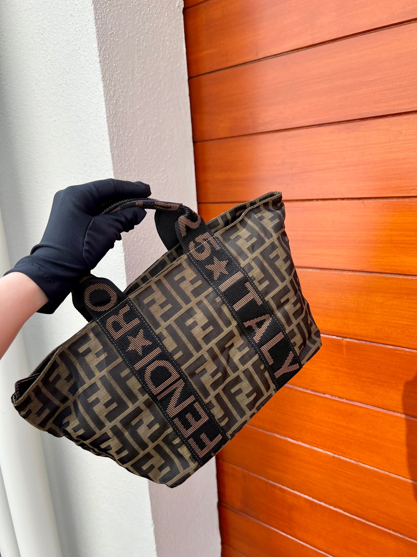Pre-loved FENDI Zucca Canvas 1925 Tote Tobacco Hand Bag Brown