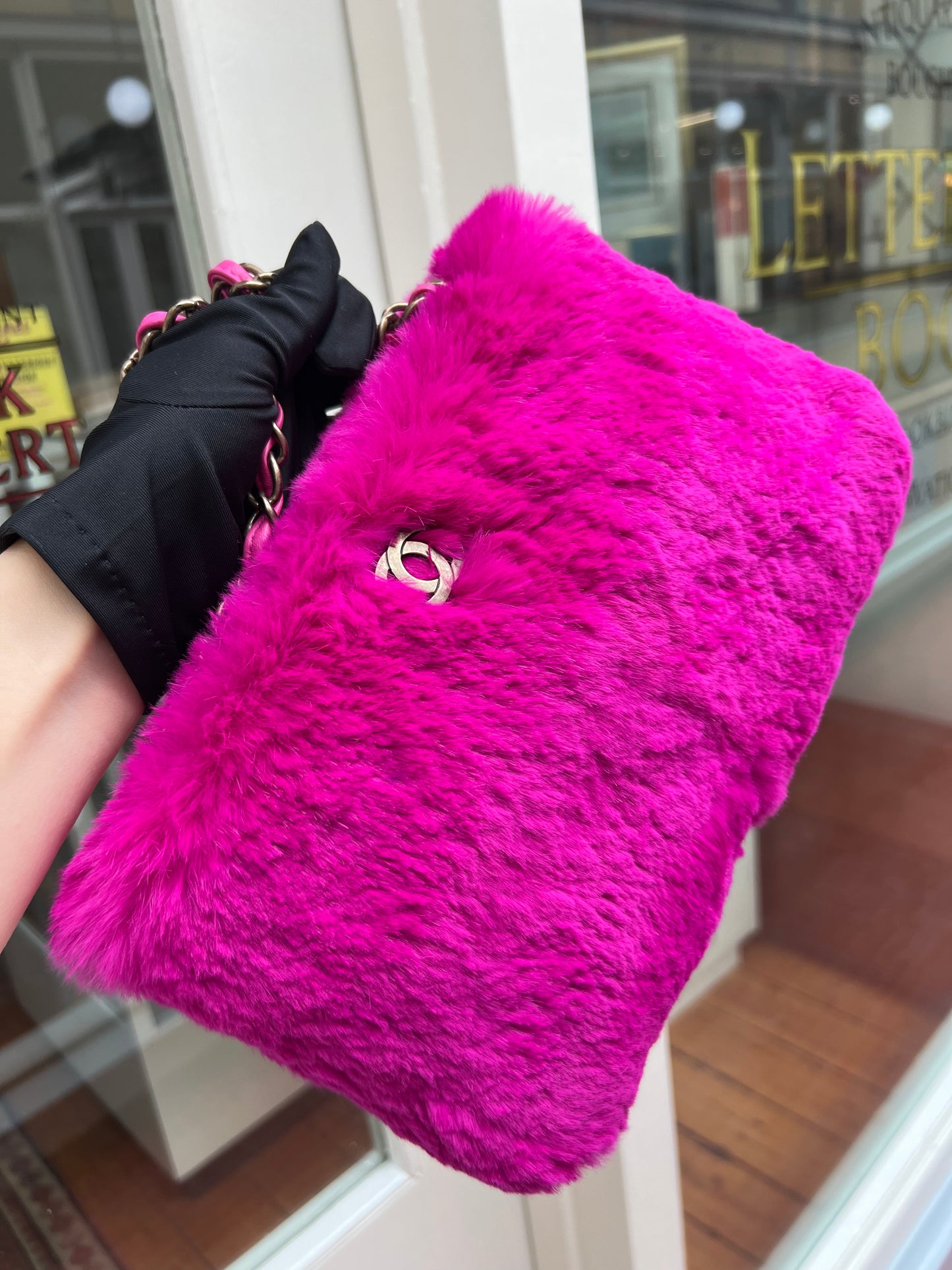 Pre-loved Chanel Fuchsia Pink Rabbit Fur Chain Shoulder Bag