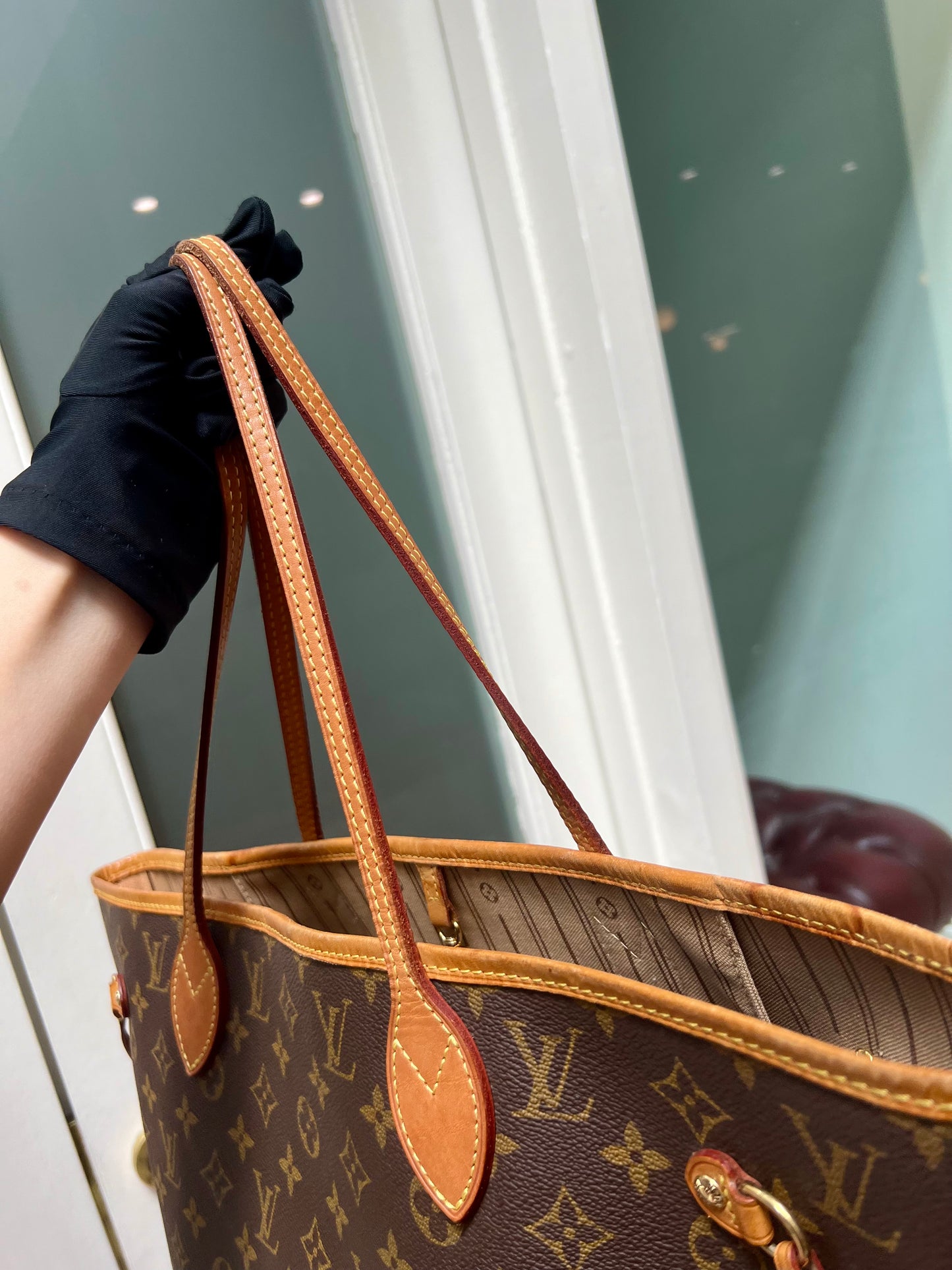 Pre-loved Louis Vuitton Neverfull Leather Tote MM Monogram