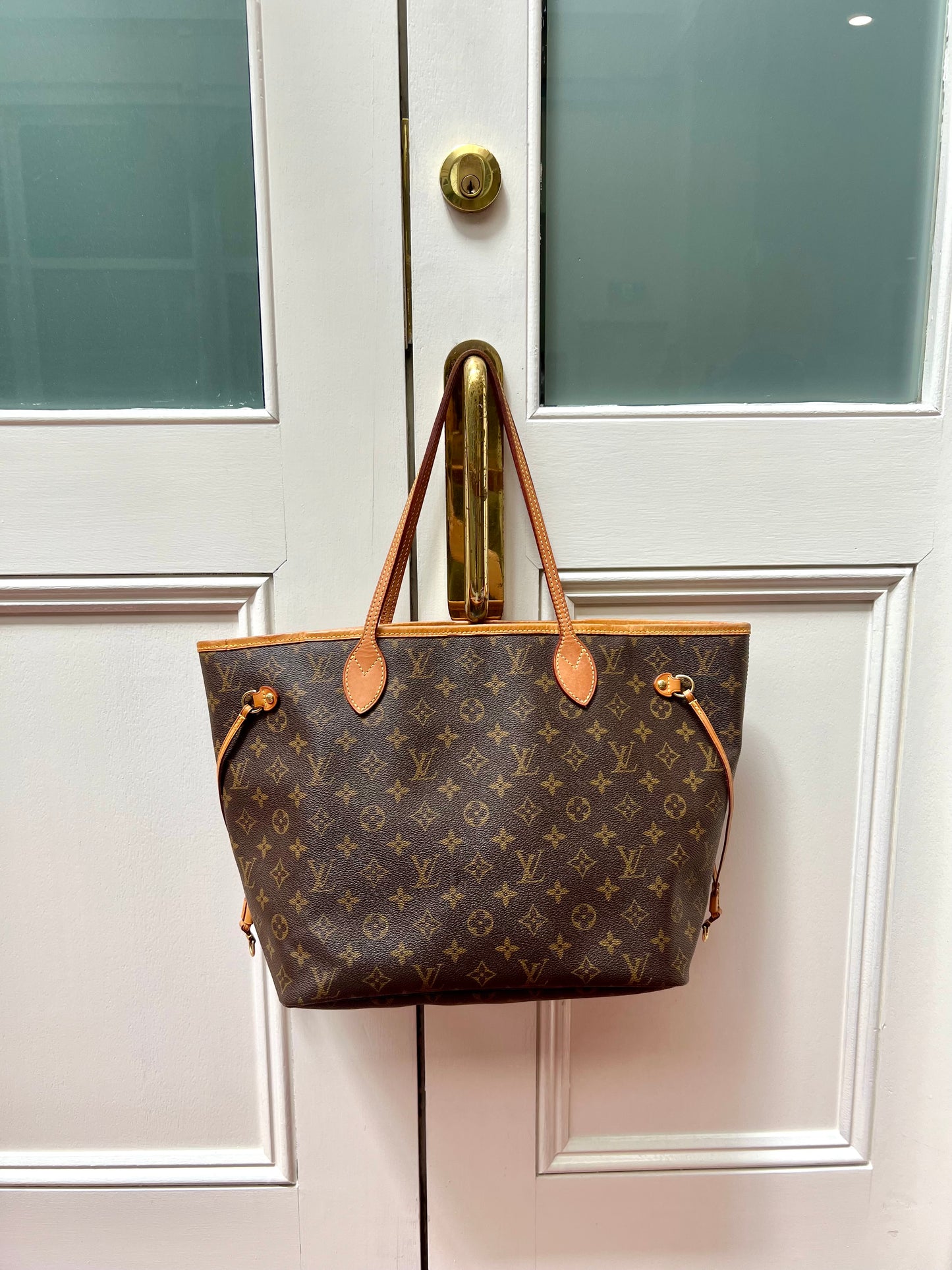Pre-loved Louis Vuitton Neverfull Leather Tote MM Monogram