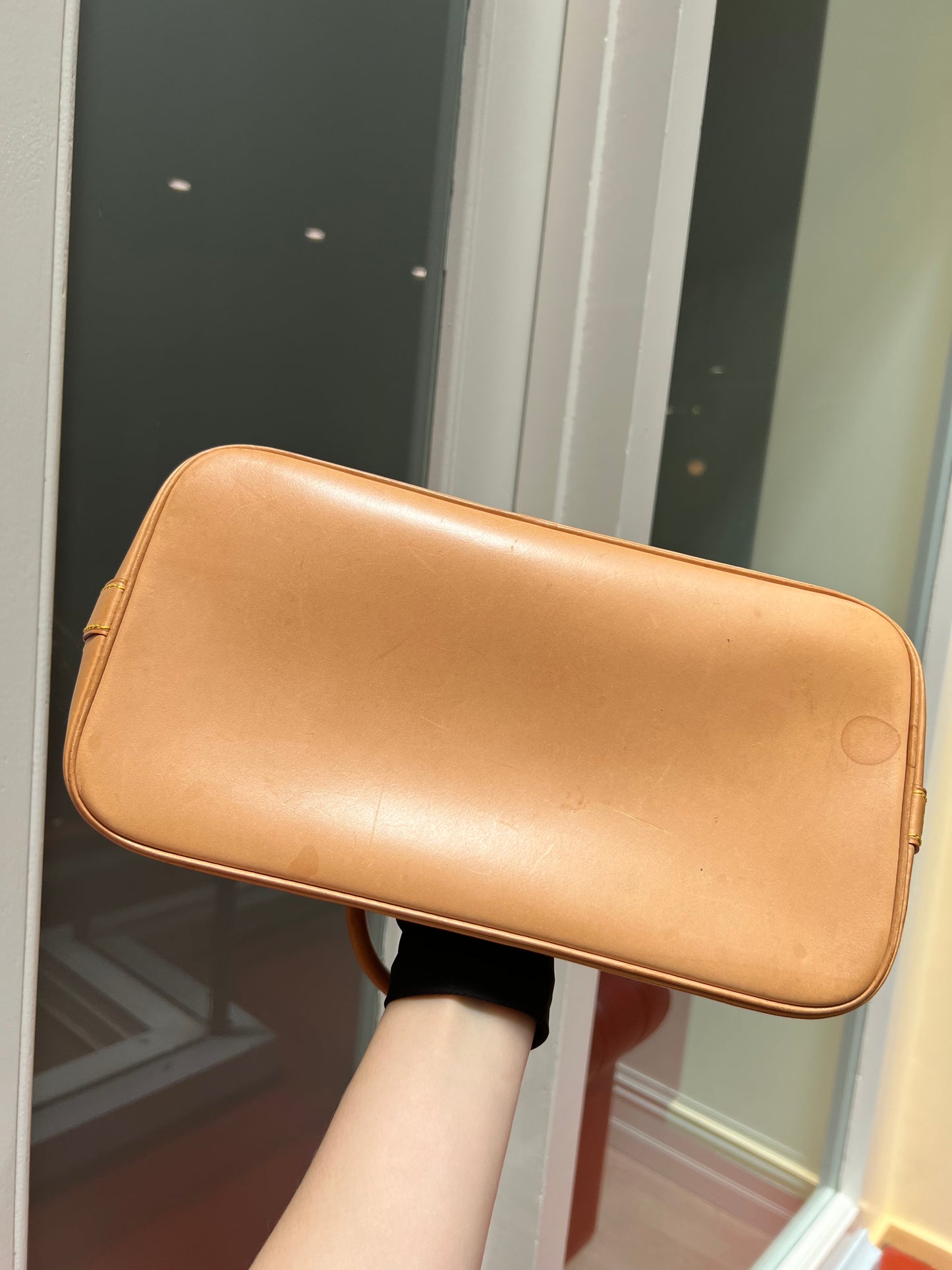 Pre-loved Louis Vuitton Alam Leather Handbag PM 32cm 1999