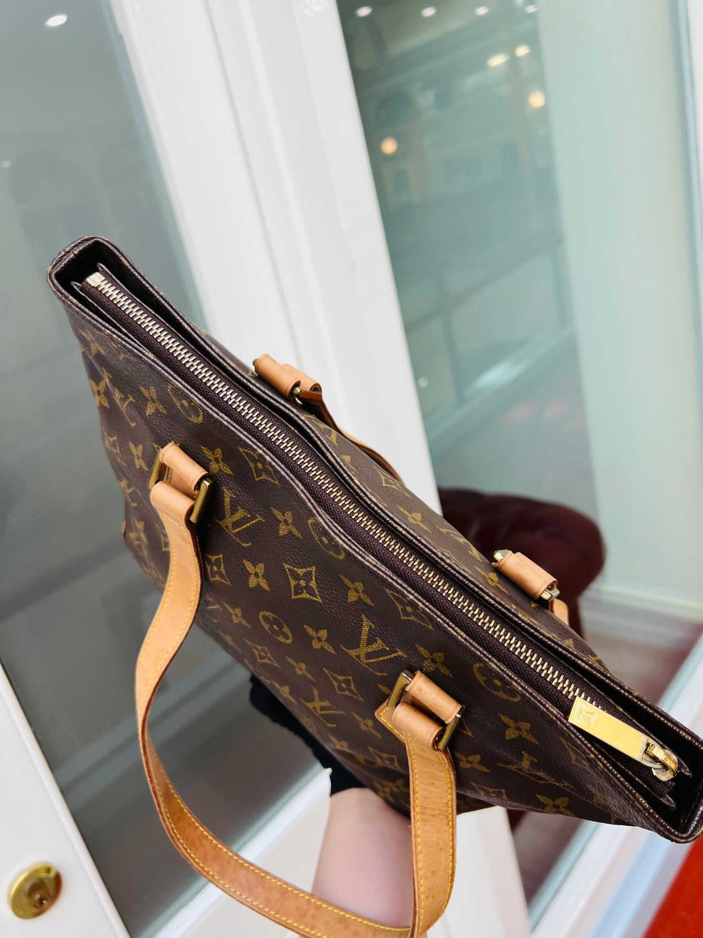 Pre-loved Louis Vuitton
Brown Monogram Cabas Piano Bag 2001