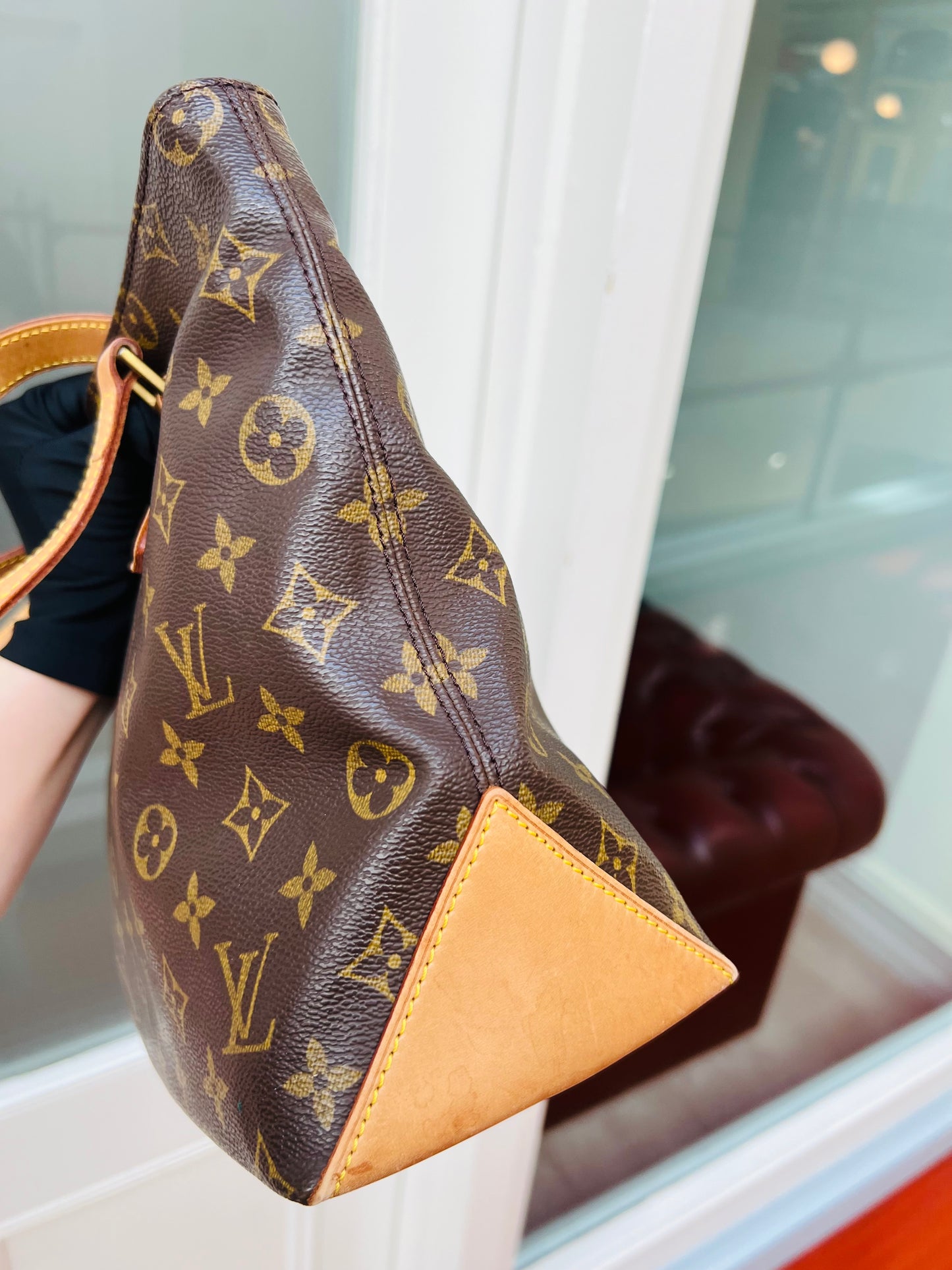 Pre-loved Louis Vuitton
Brown Monogram Cabas Piano Bag 2001