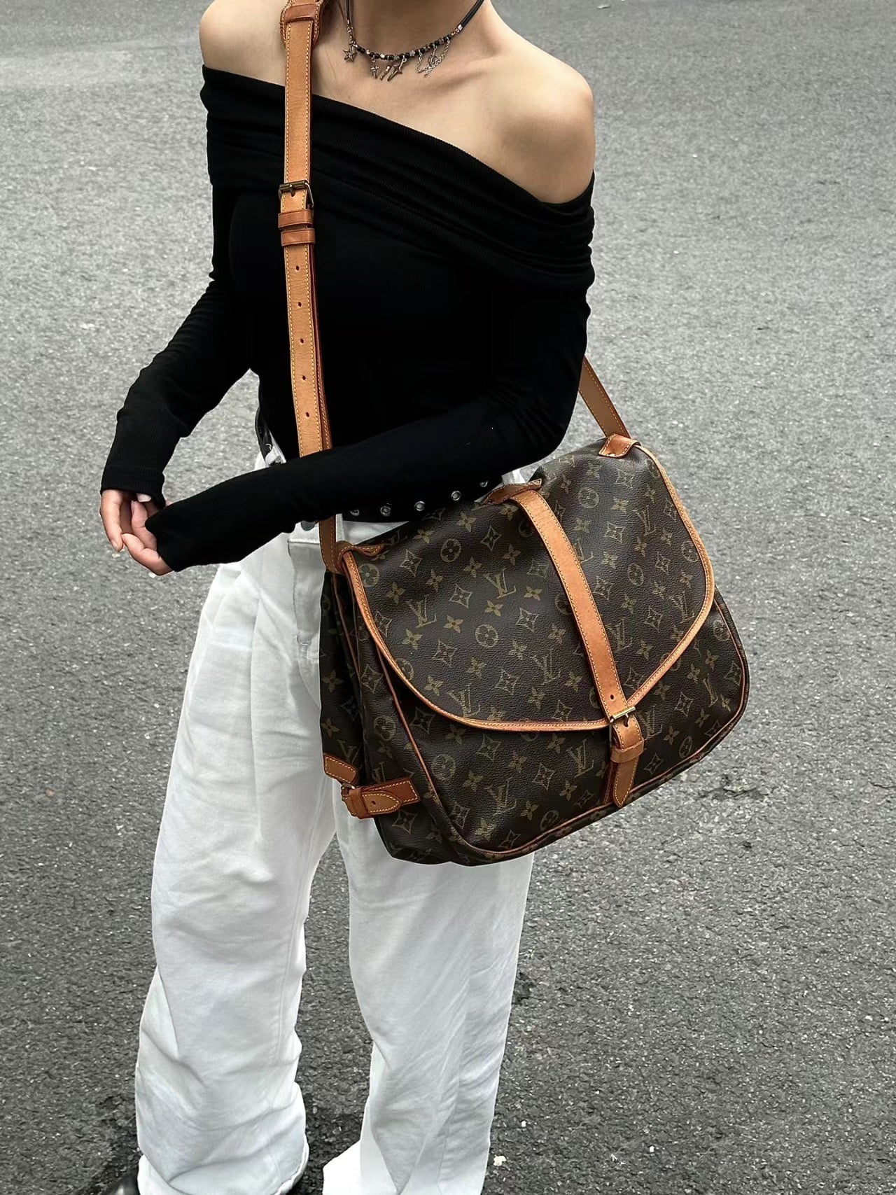 Pre-loved Louis Vuitton Monogram Saumur Crossbody Bag GM 90s