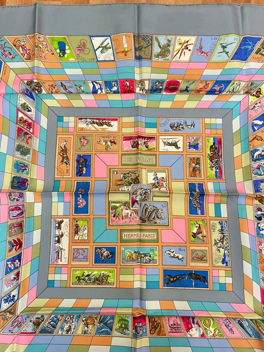 Pre-owen Vintage Correspondence Hermès
Scraf By Caty Latham 100% Silk Twill