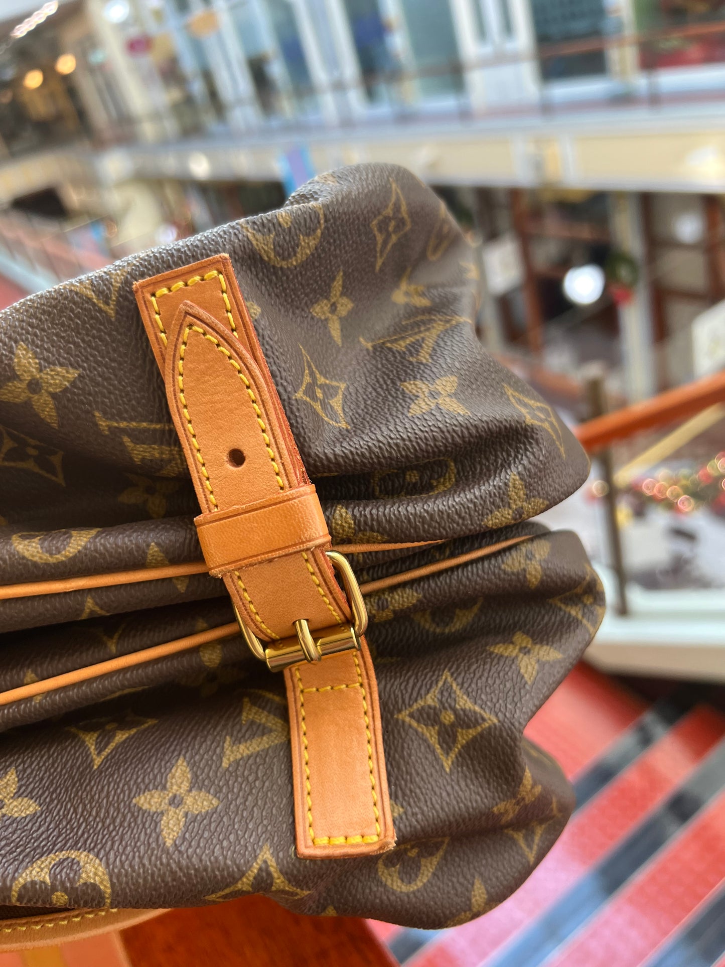Pre-loved Louis Vuitton Monogram Saumur Crossbody Bag GM 1998