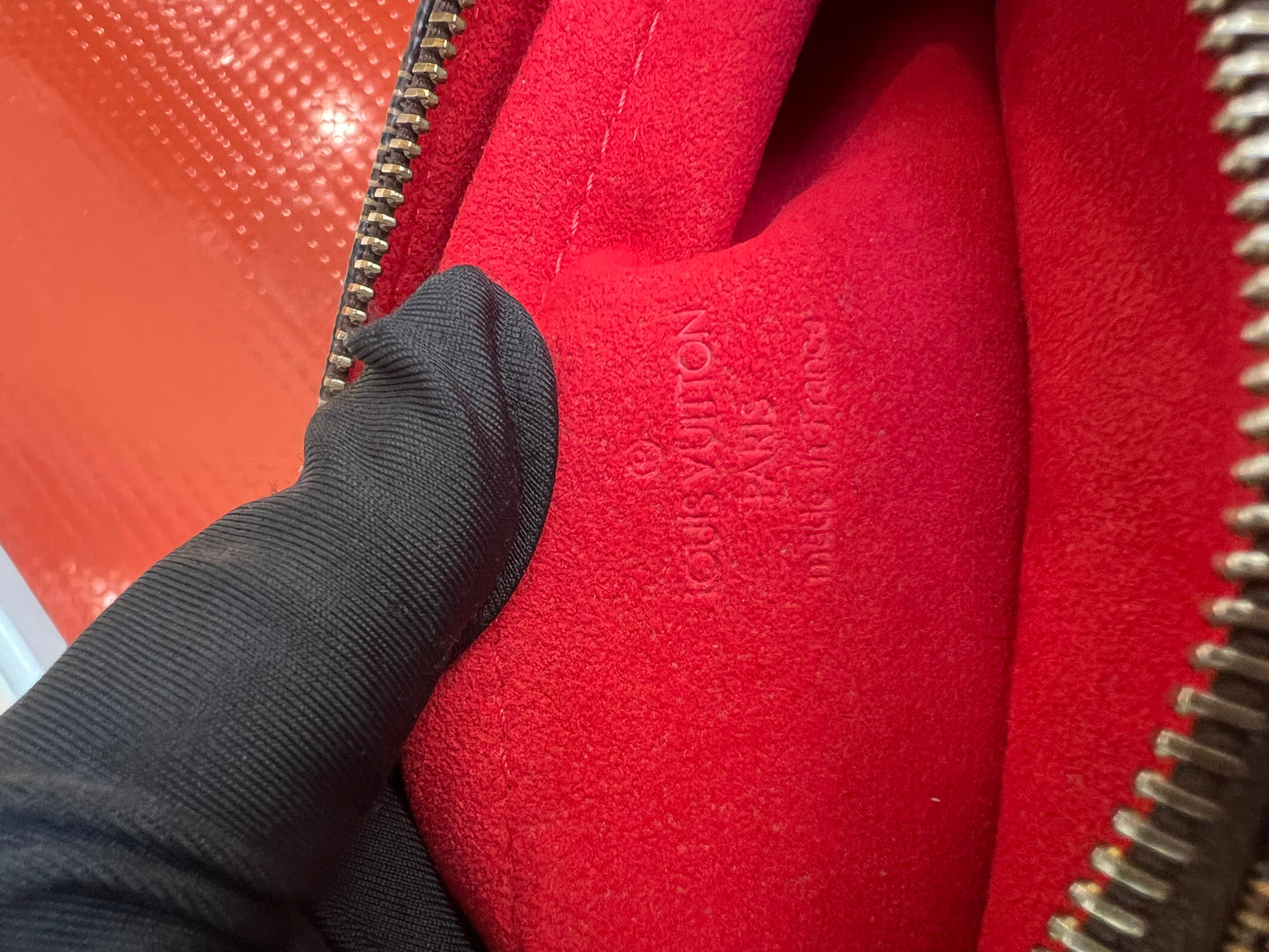 Pre-loved Louis Vuitton Ravello Leather shoulderbag 2005