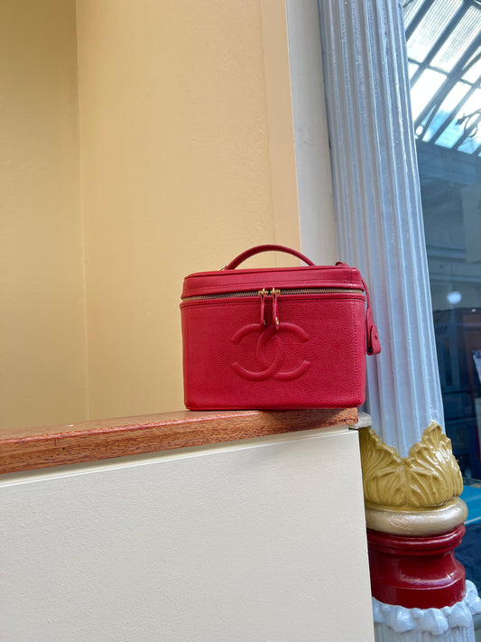 Pre-loved Chanel Vintage CC Caviar Vanity Case Leather Handbag Red