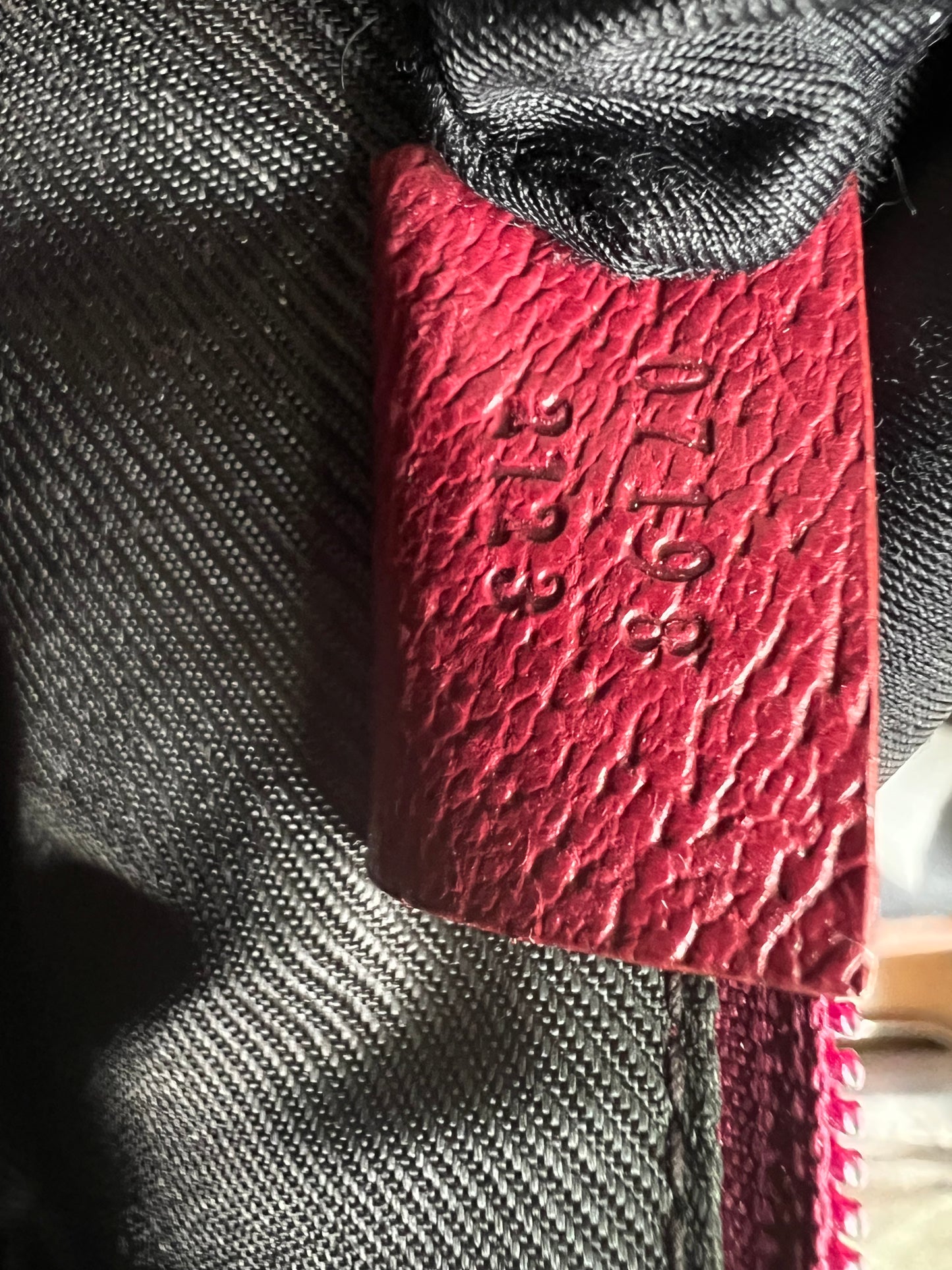 Pre-loved GUCCI Rare Pochette Rose Boat Bag