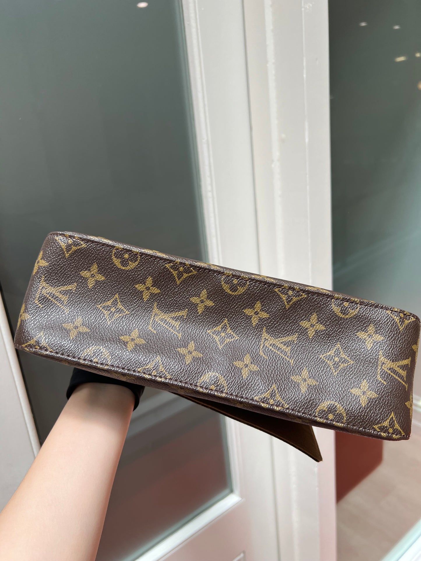 Pre-loved Louis Vuitton Looping PM Handbag Monogram 2002