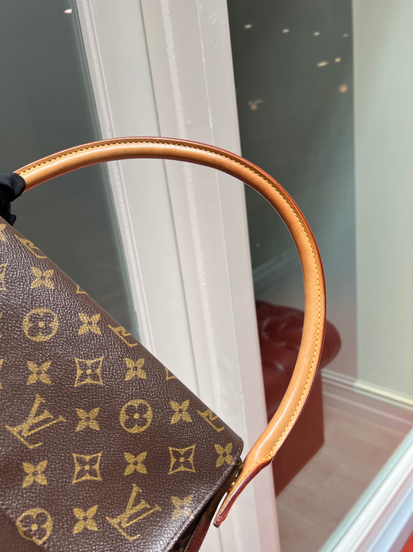 Pre-loved Louis Vuitton Looping PM Handbag Monogram 2002
