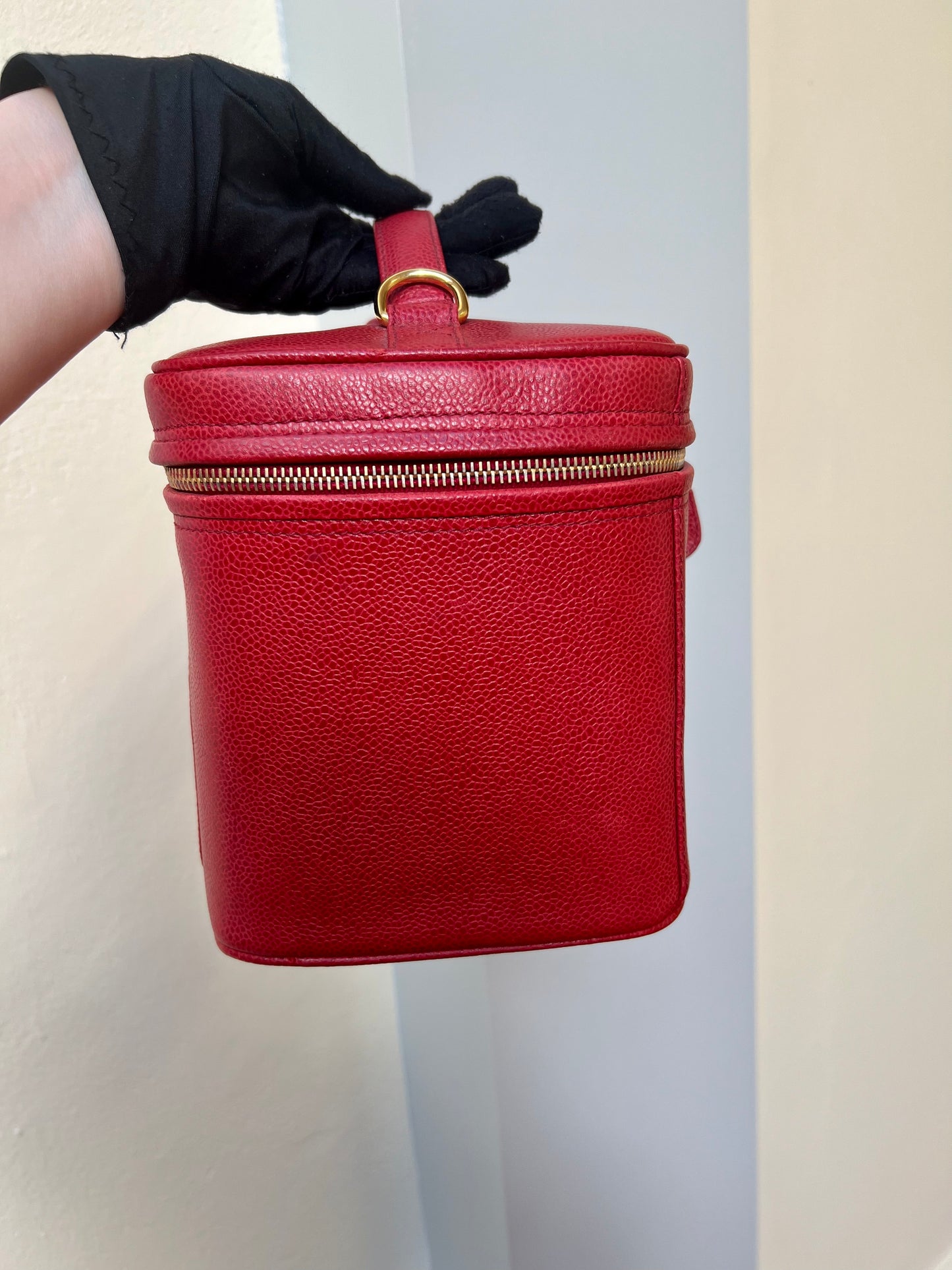 Pre-loved Chanel Vintage CC Caviar Vanity Case Leather Handbag Red