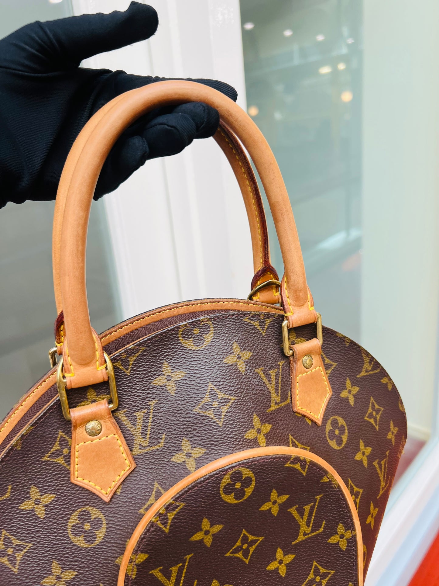 Pre-loved Louis Vuitton Vintage Ellipse PM Monogram Handbag 1998