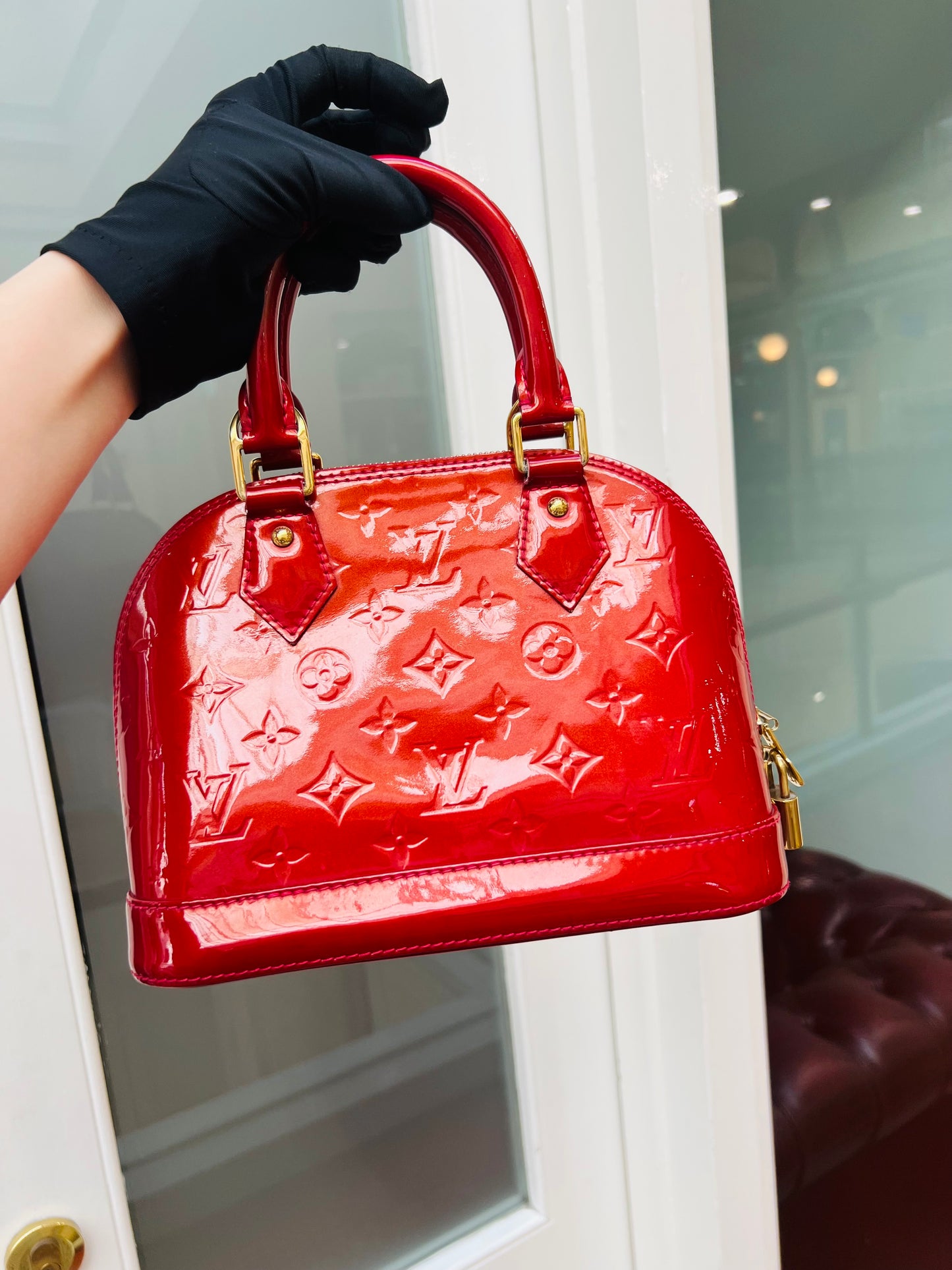 Pre-Owned Louis Vuitton Alma BB two-way handbag 2013