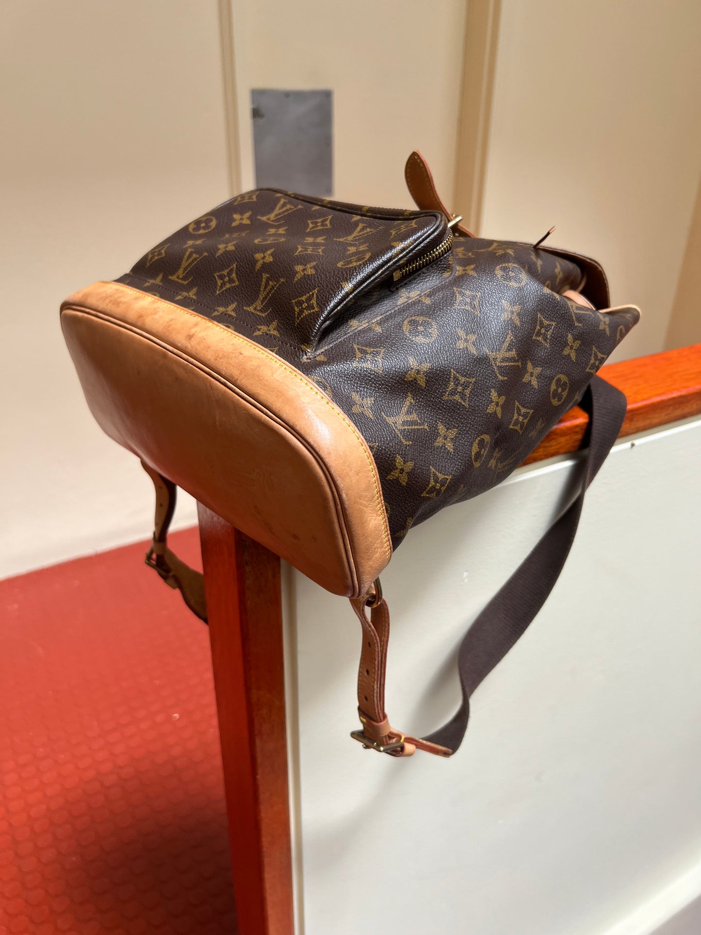 Pre-loved Louis Vuitton Backpack Monogram Montsouris GM Brown Men's Women's 2000