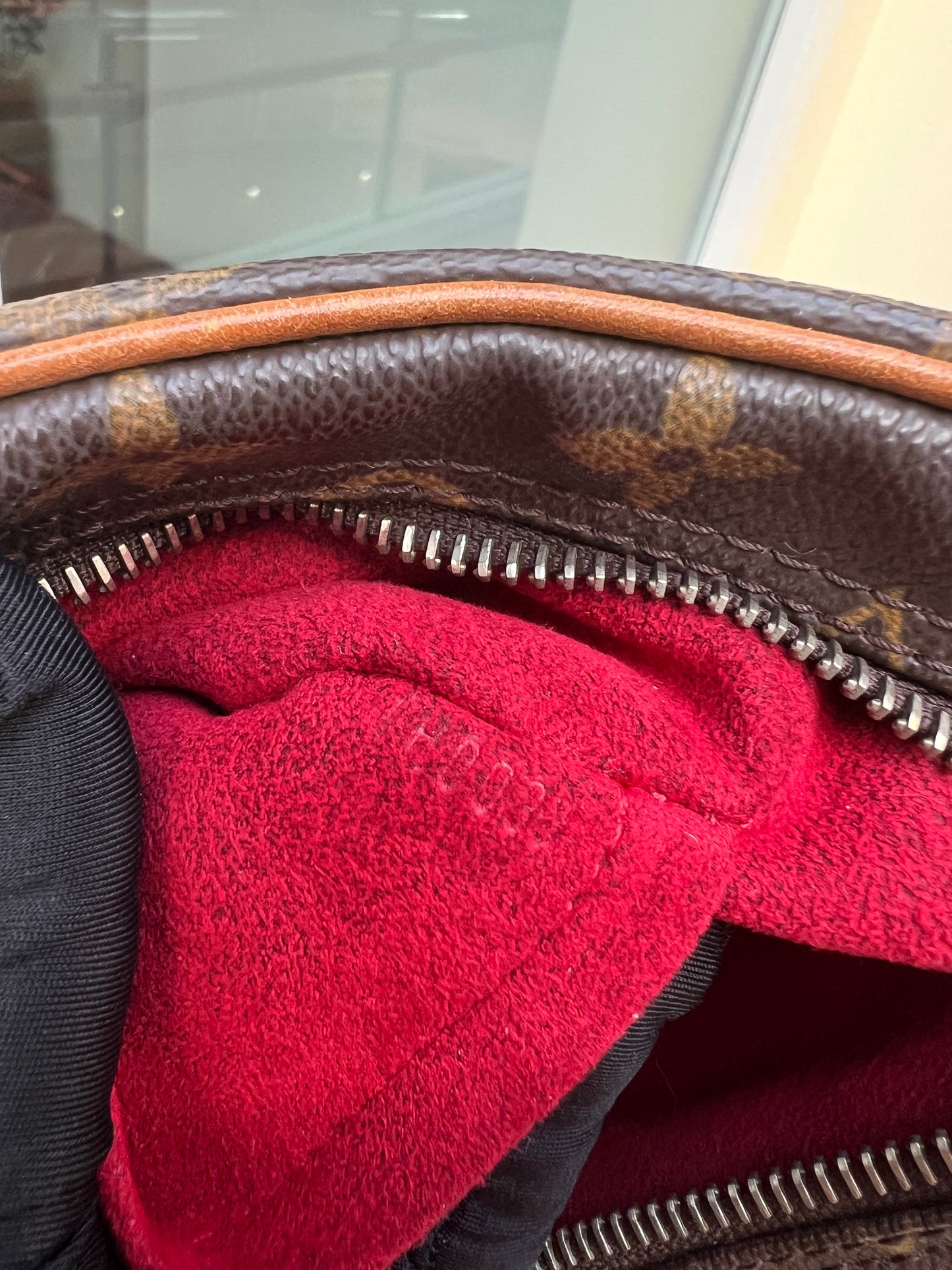 Pre-owned Louis Vuitton Croissant mm Shoulder Bag - Brown 2003