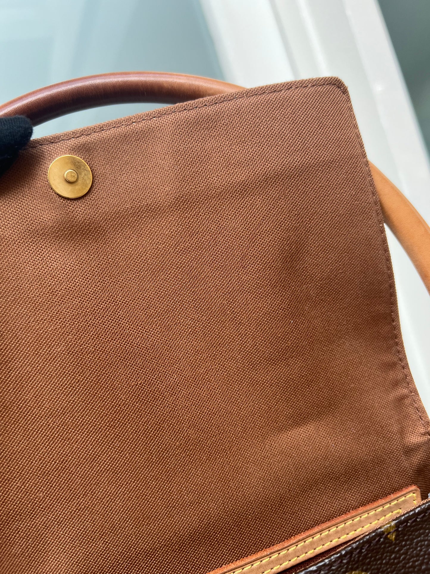 Pre-loved Louis Vuitton Looping PM Handbag Monogram 2001