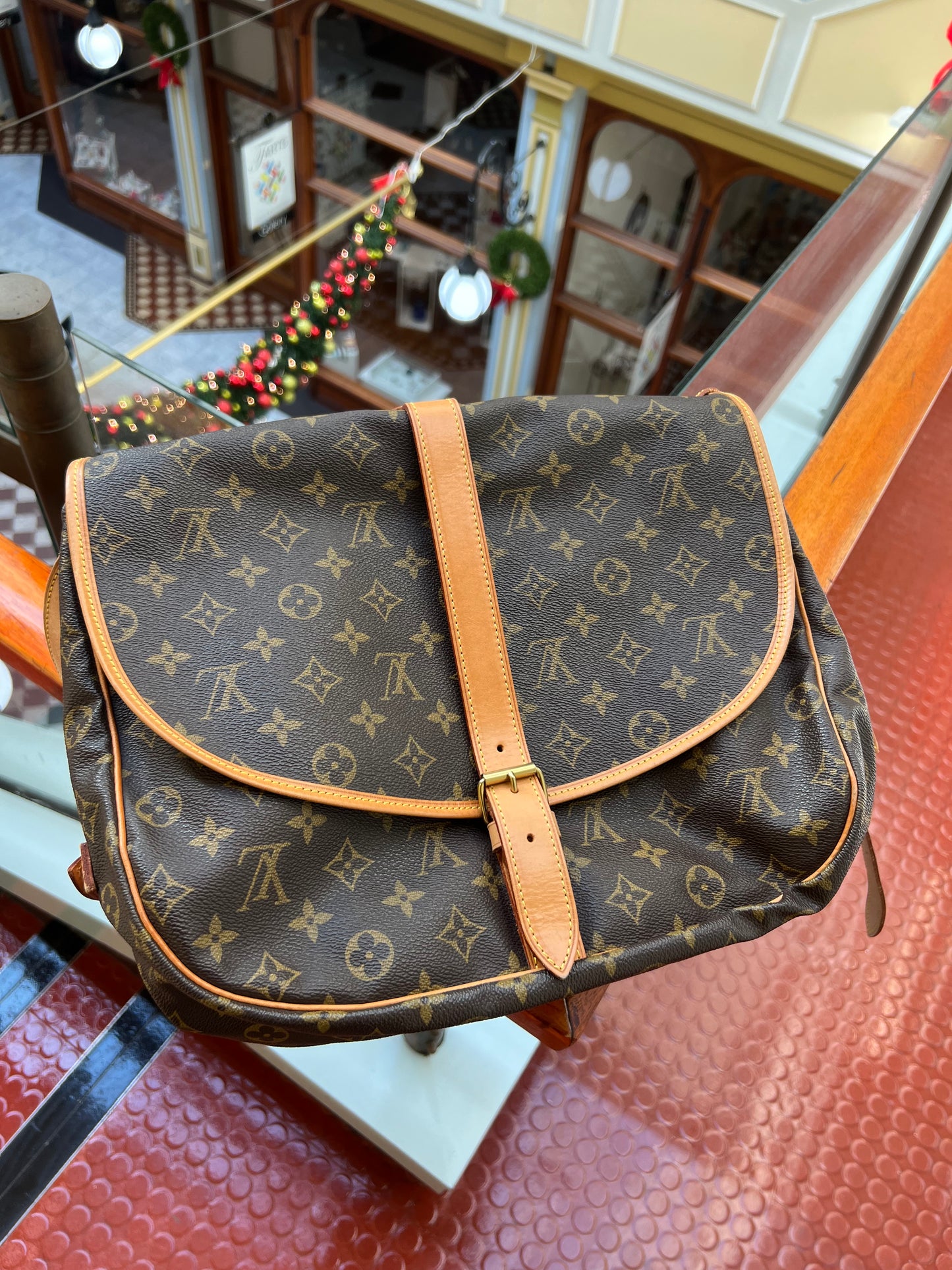 Pre-loved Louis Vuitton Monogram Saumur Crossbody Bag GM 1998