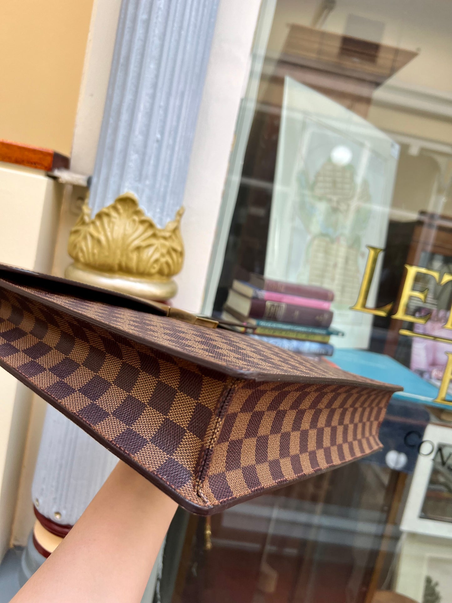 Pre-loved Louis Vuitton Altona Briefcase in brown checkerboard canvas and brown leather 2001