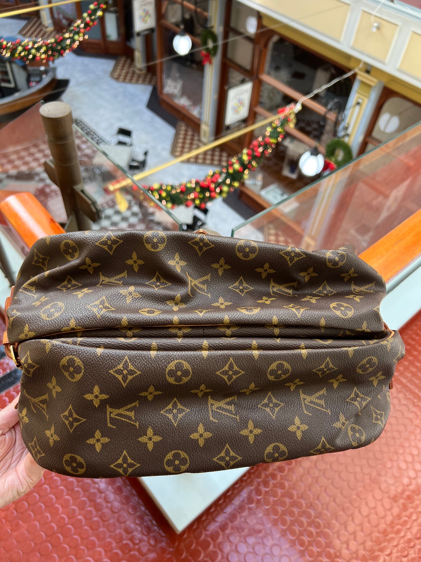 Pre-loved Louis Vuitton Monogram Saumur Crossbody Bag GM 1998