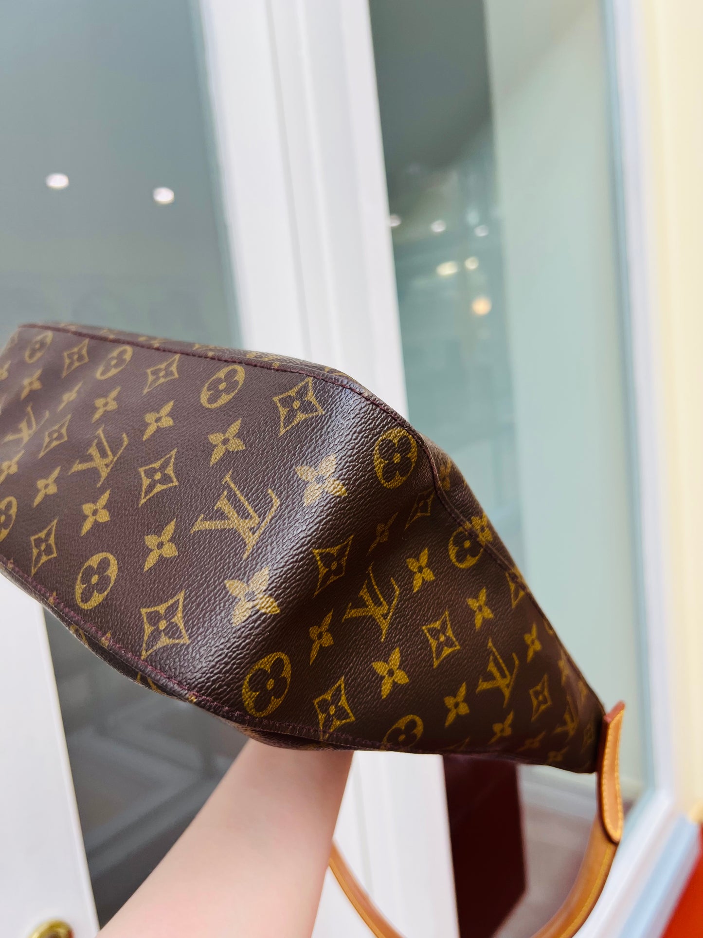 Pre-loved Louis Vuitton Looping Leather Handbag Monogram GM 2001