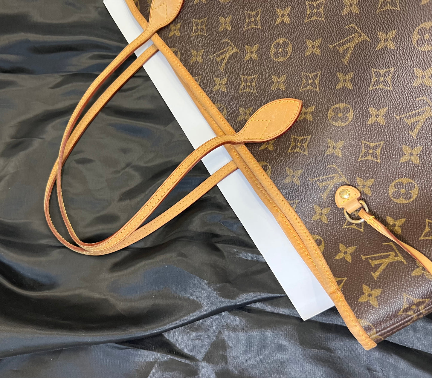 Pre-loved Louis Vuitton Neverfull Leather Tote GM Monogram