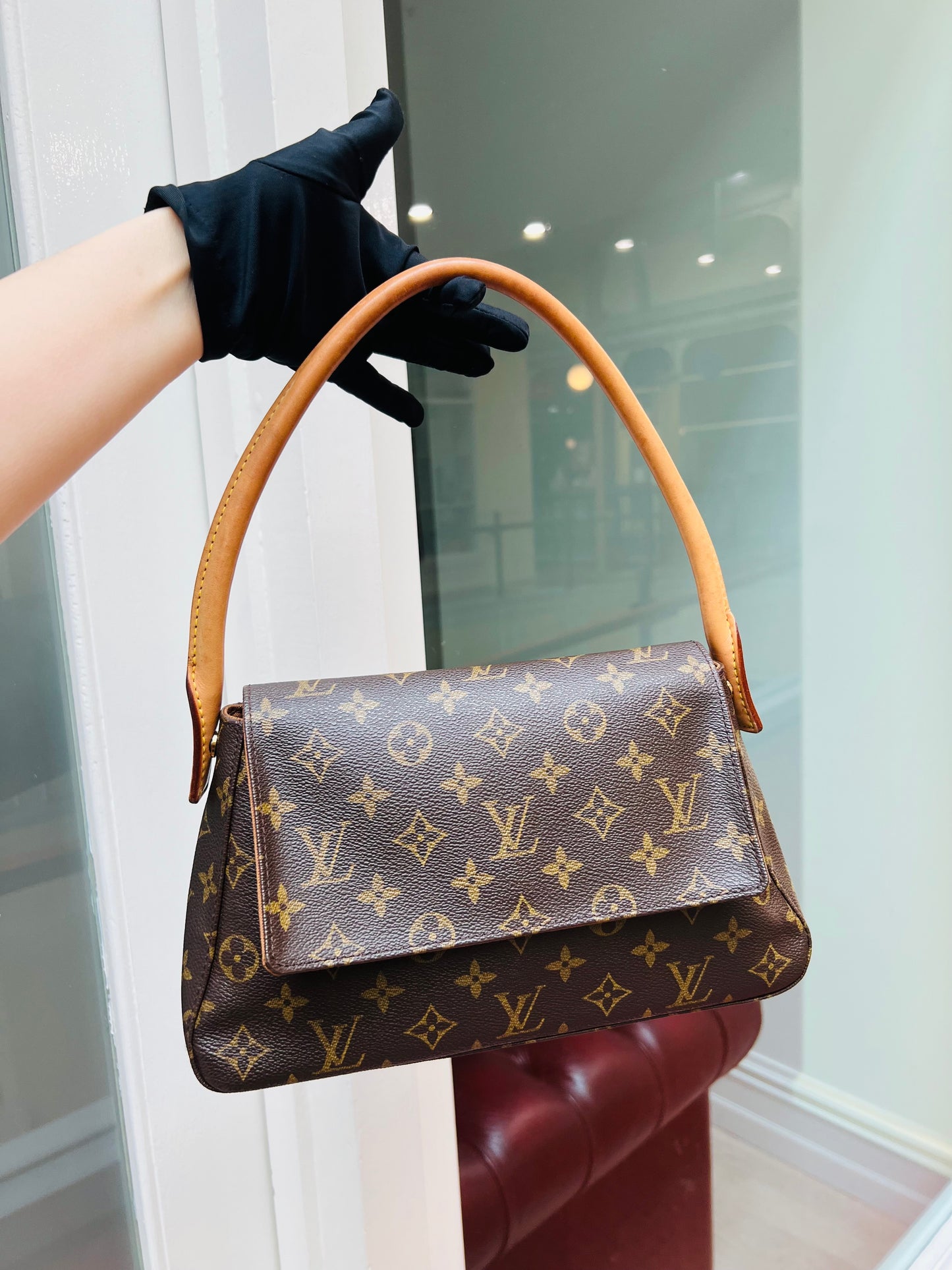 Pre-loved Louis Vuitton Looping PM Handbag Monogram 2003