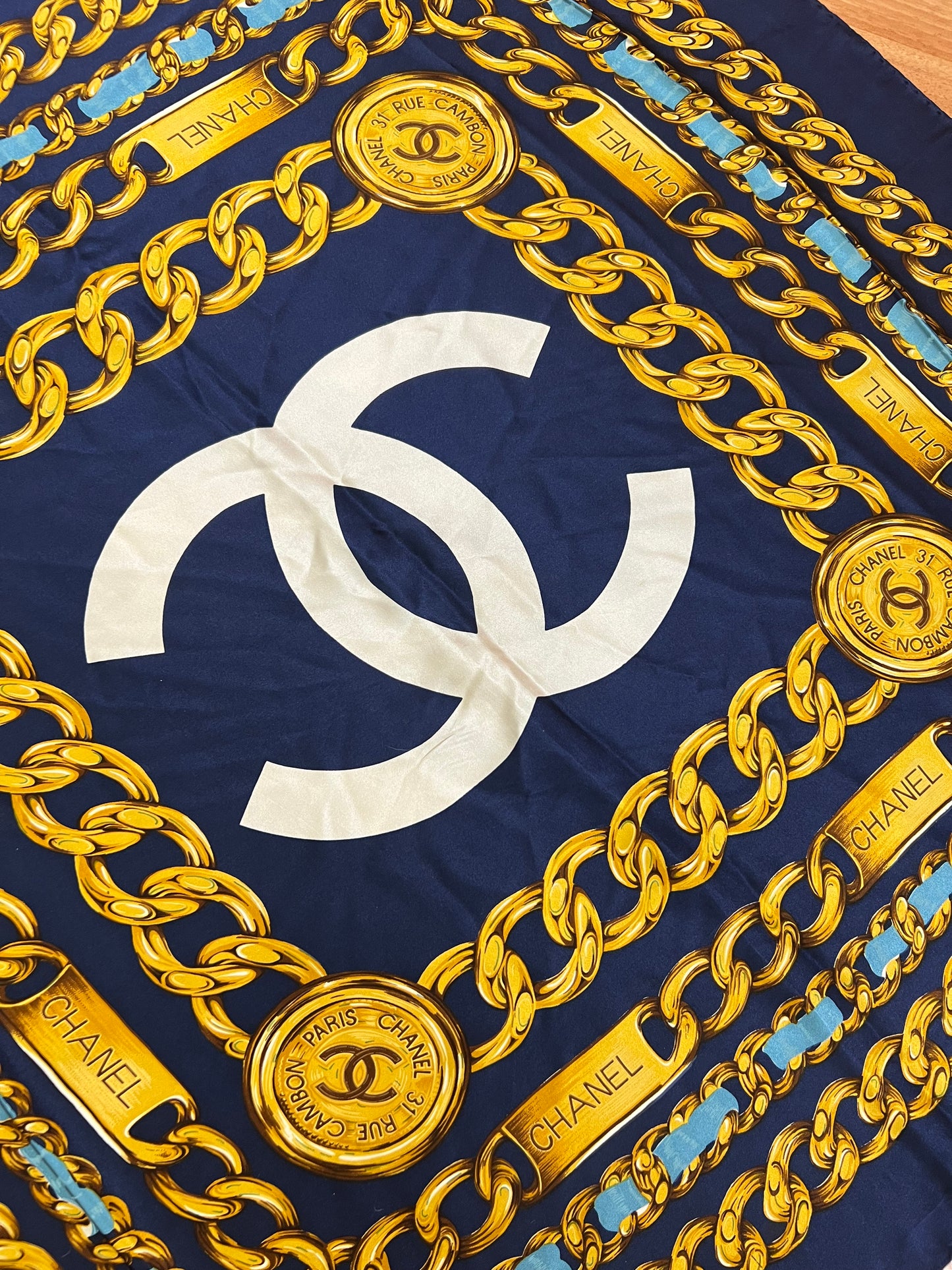 Pre-owen Vintage Chanel CC Logo Scraf Gold Chain Links Silk 1990s