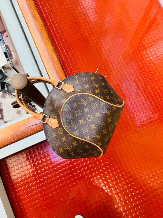 Pre-loved Louis Vuitton Vintage Ellipse PM Monogram Handbag 1998