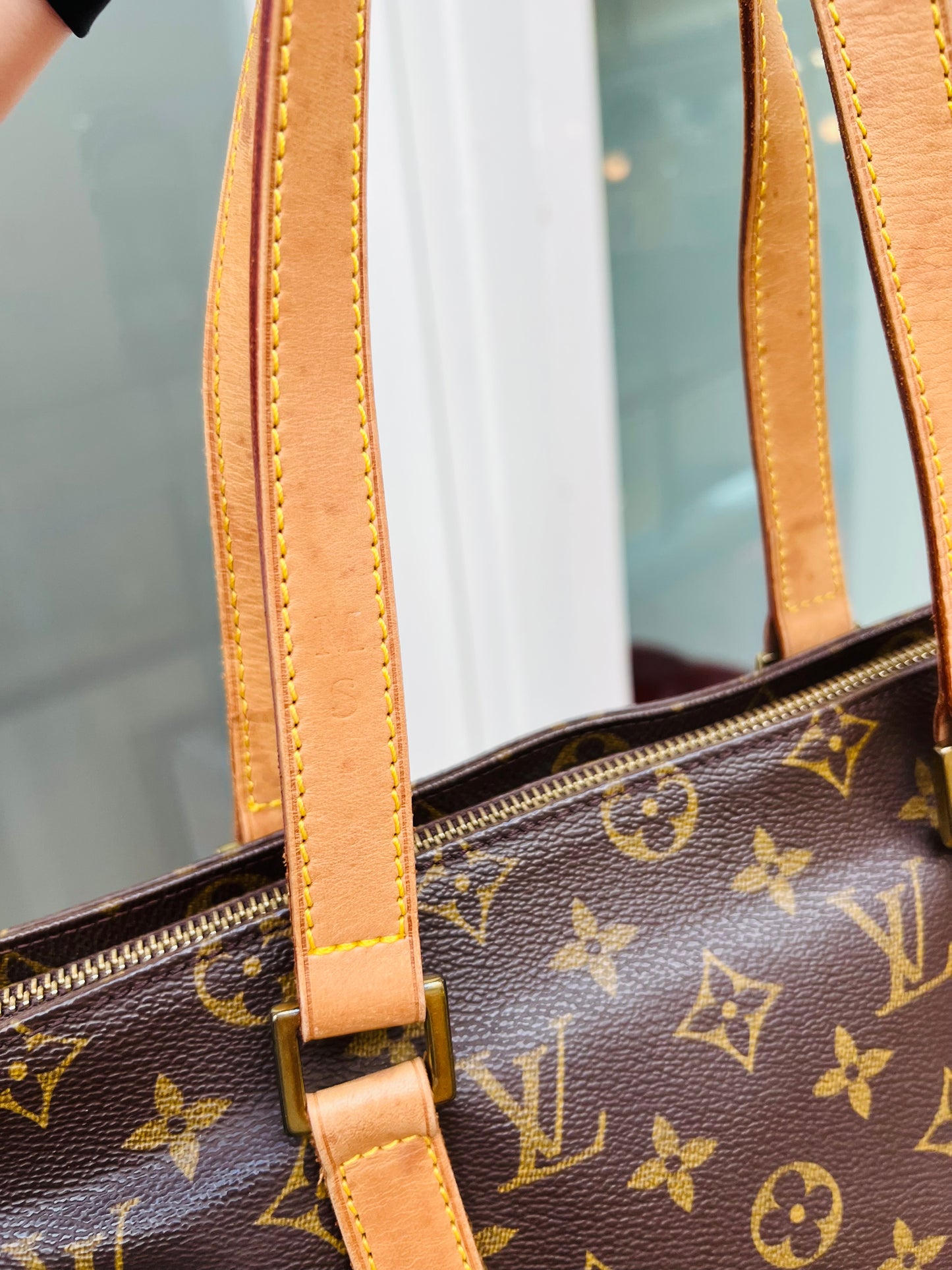 Pre-loved Louis Vuitton
Brown Monogram Cabas Piano Bag 2001