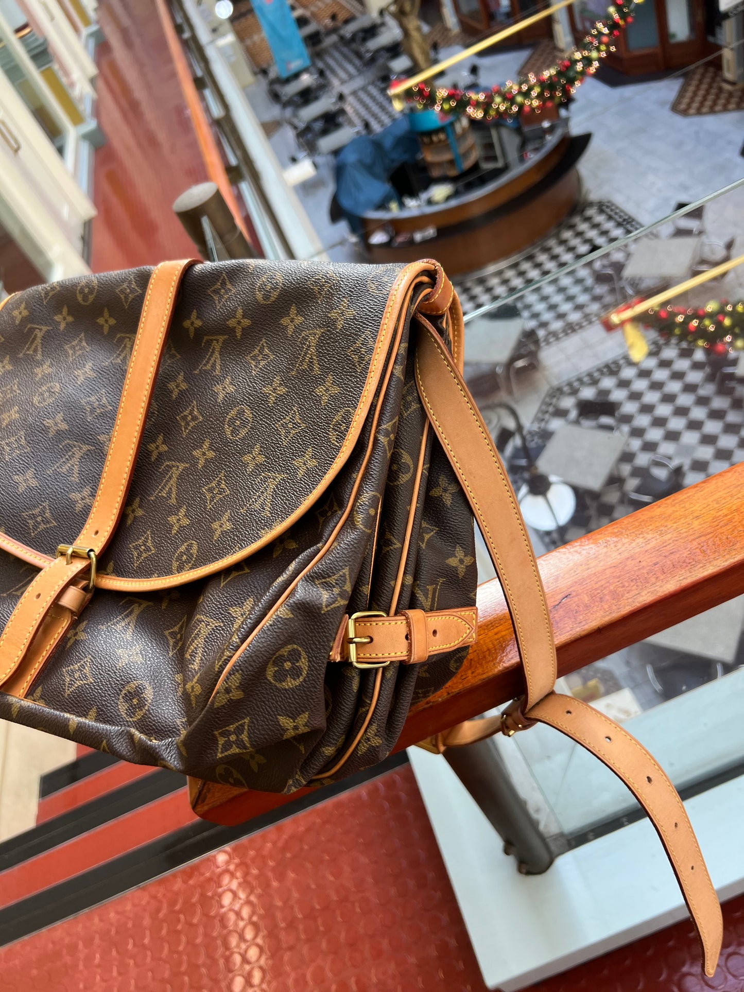 Pre-loved Louis Vuitton Monogram Saumur Crossbody Bag GM 1998